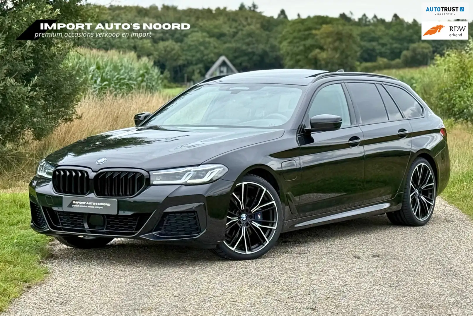 BMW 530 5-serie 530e xDrive touring M sport Pano ACC Harma Zwart - 1