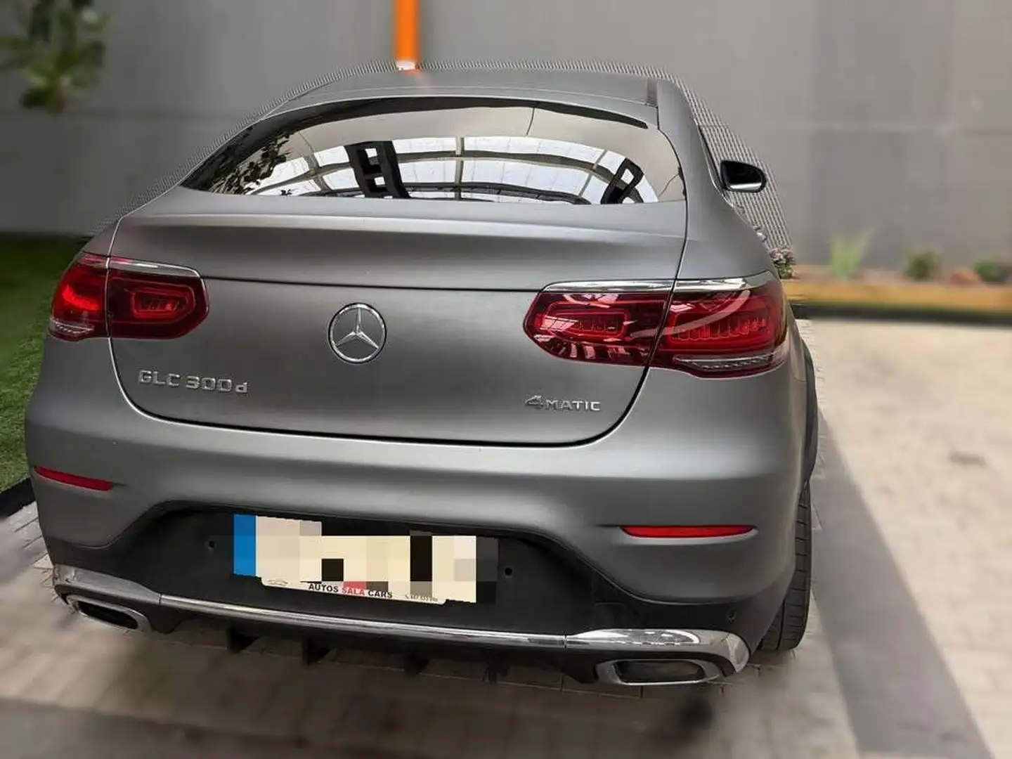 Mercedes-Benz GLC 300 d 4MATIC Gris - 2