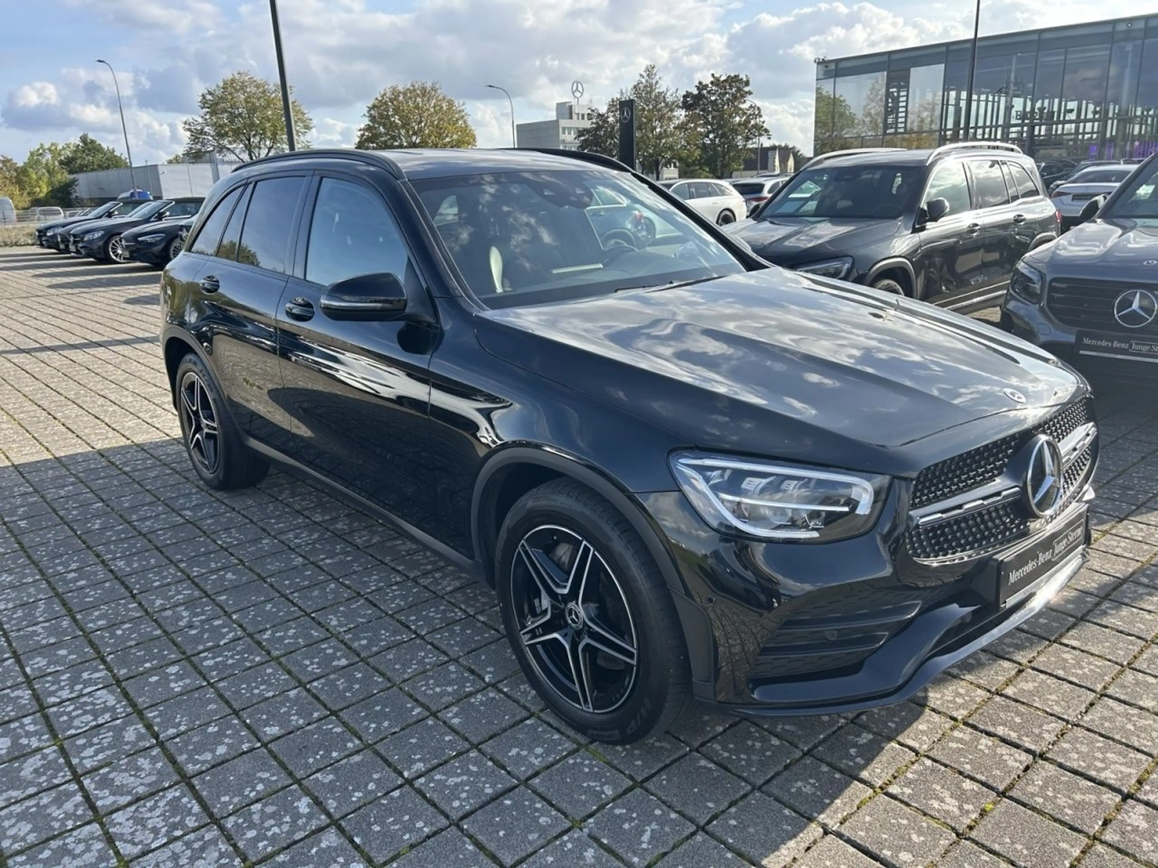 Mercedes-Benz GLC 400 d 4M AMG+BURM+NIGHT+AHK+KAM+LED+Keyl+PDC — photo 4