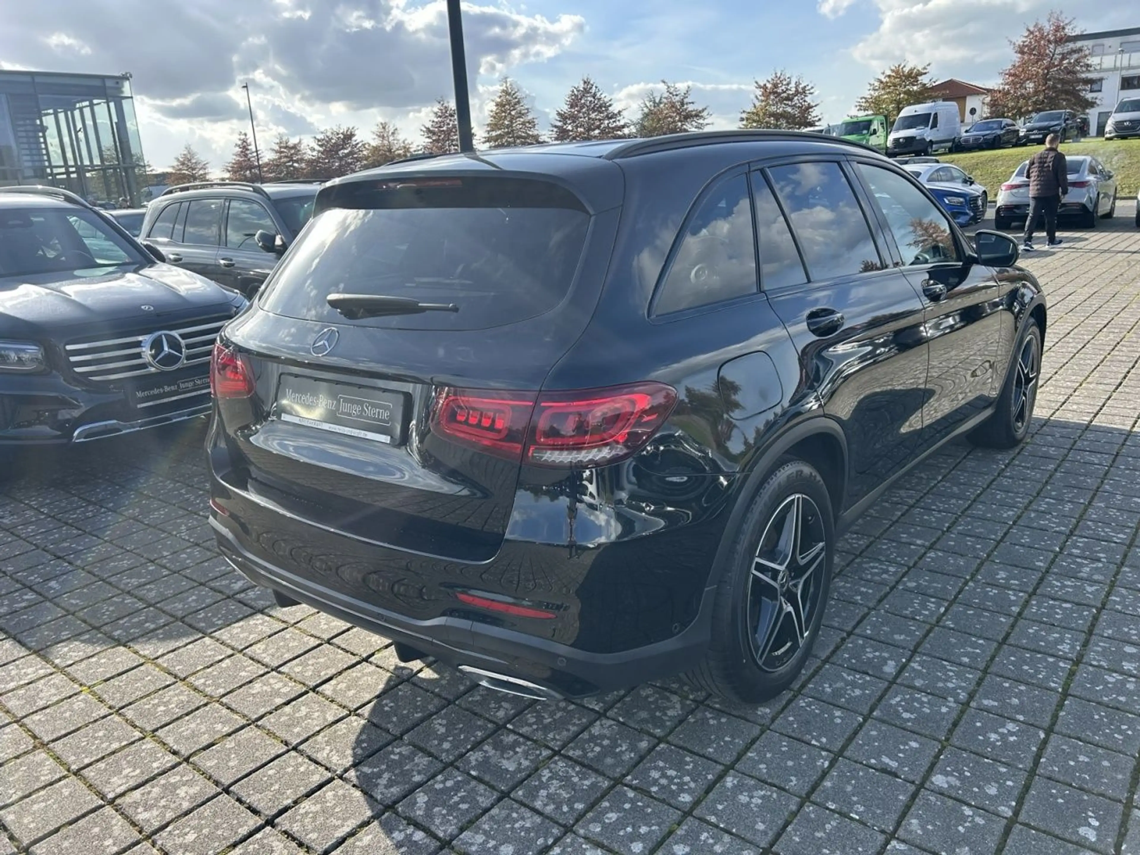 Mercedes-Benz GLC 400 d 4M AMG+BURM+NIGHT+AHK+KAM+LED+Keyl+PDC — photo 6
