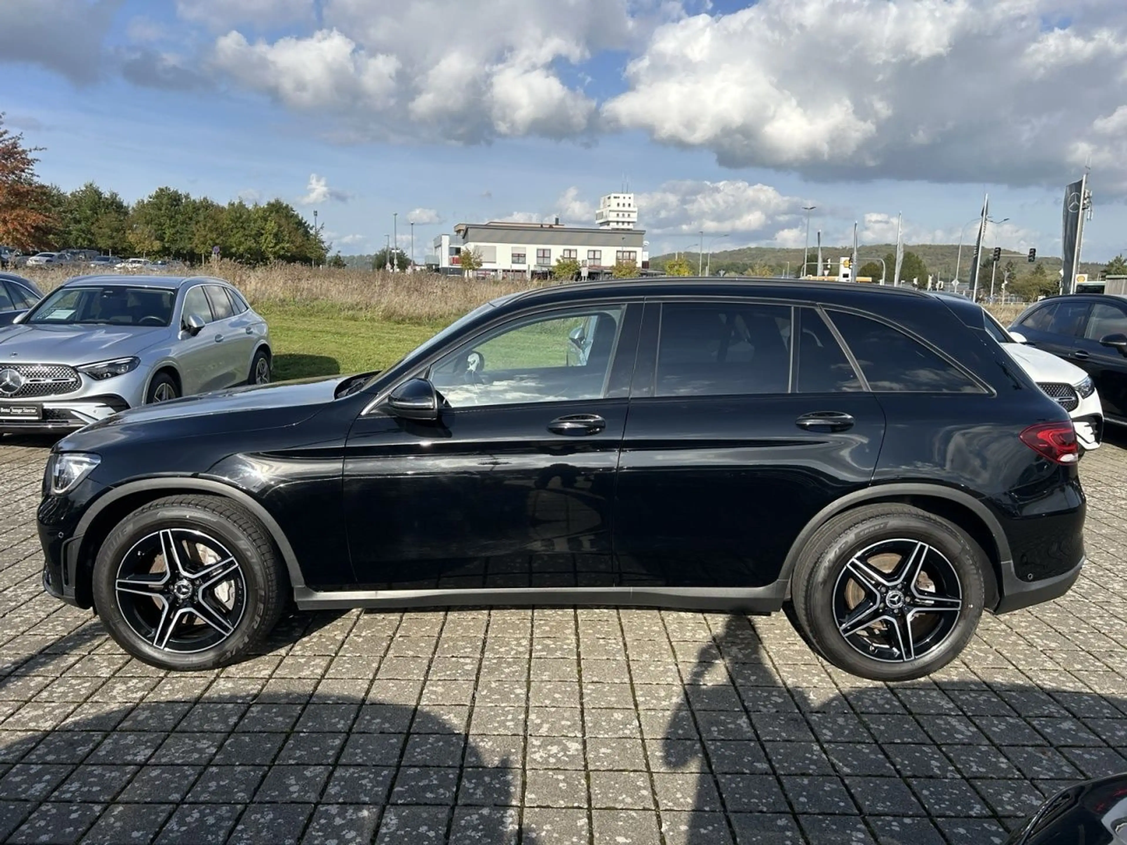 Mercedes-Benz GLC 400 d 4M AMG+BURM+NIGHT+AHK+KAM+LED+Keyl+PDC — photo 9