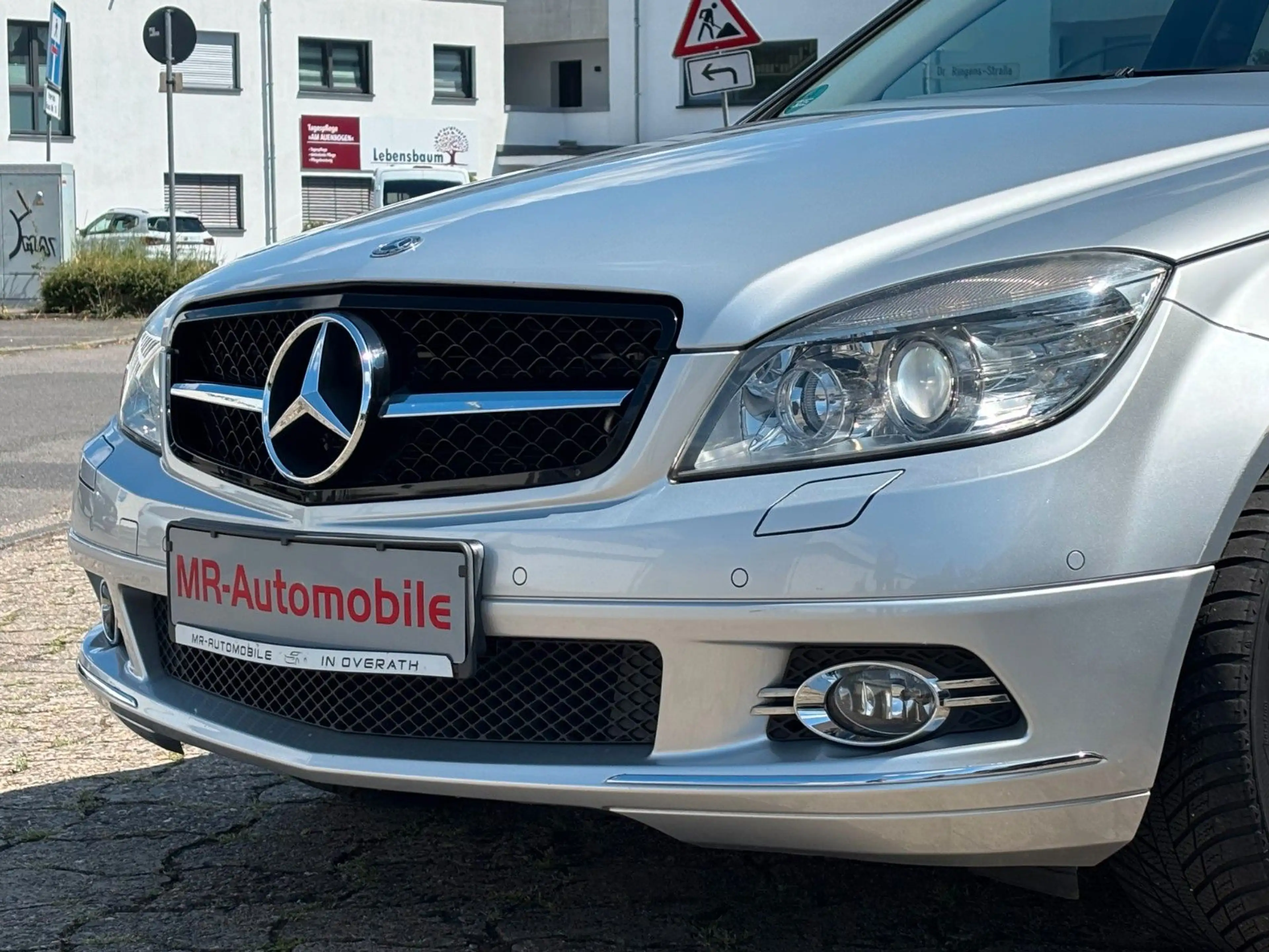 Mercedes-Benz C 250 CGI Lim*Avantgarde*Xenon*Navi*Scheckheft* — photo 4
