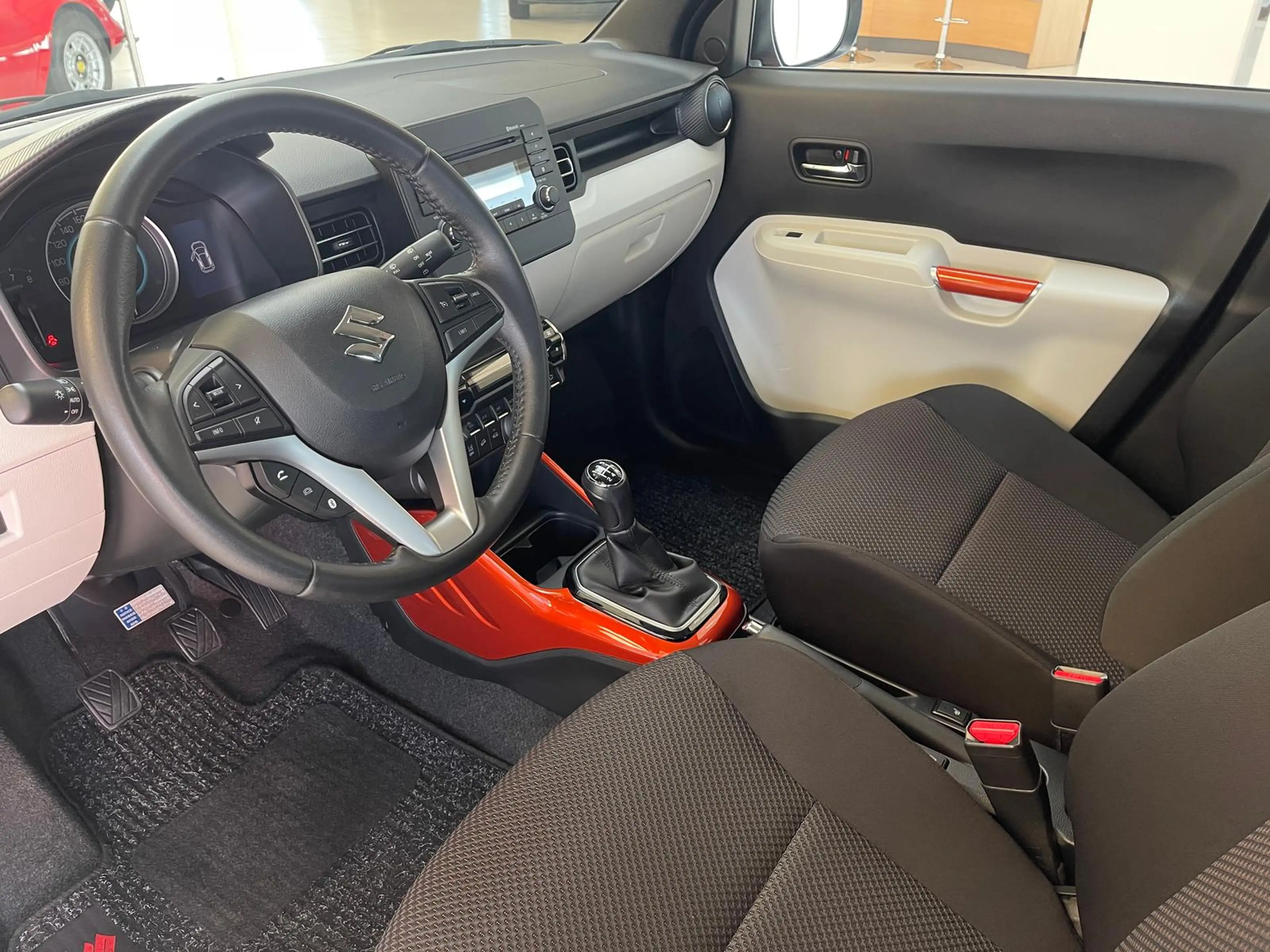Suzuki Ignis 1.2 Intro Edition+ Allgrip+LED+Alu+Klimaa+ — photo 8