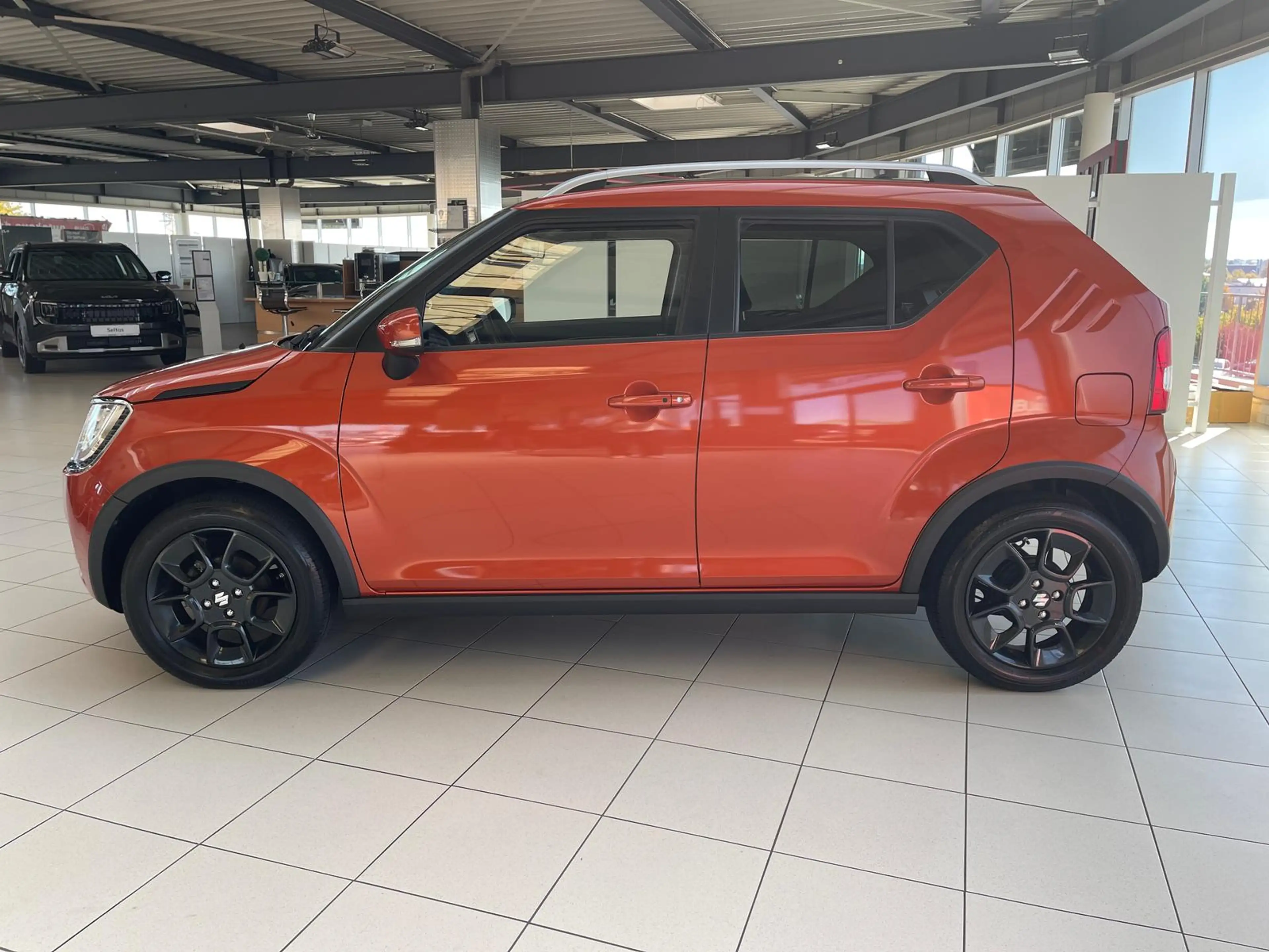 Suzuki Ignis 1.2 Intro Edition+ Allgrip+LED+Alu+Klimaa+ — photo 3