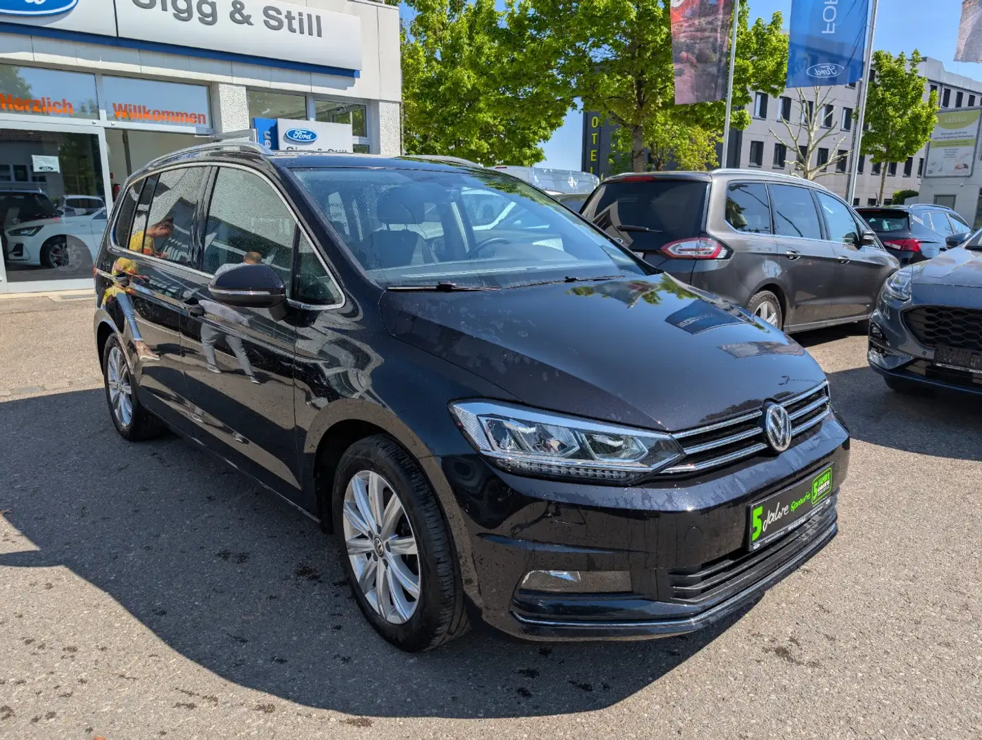 Volkswagen Touran 1.4 TSI Highline DSG AHK*LED*ACC*NAV*SHZ Czarny - 2