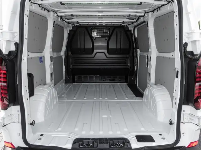 Volkswagen Transporter view 14