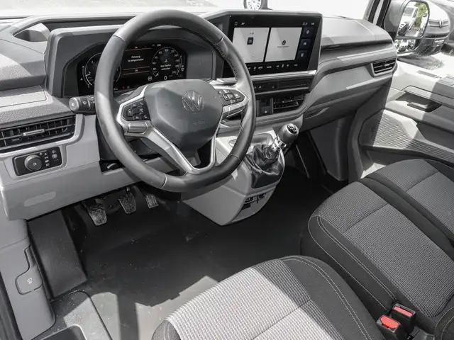 Volkswagen Transporter view 5