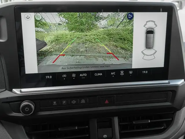 Volkswagen Transporter view 8