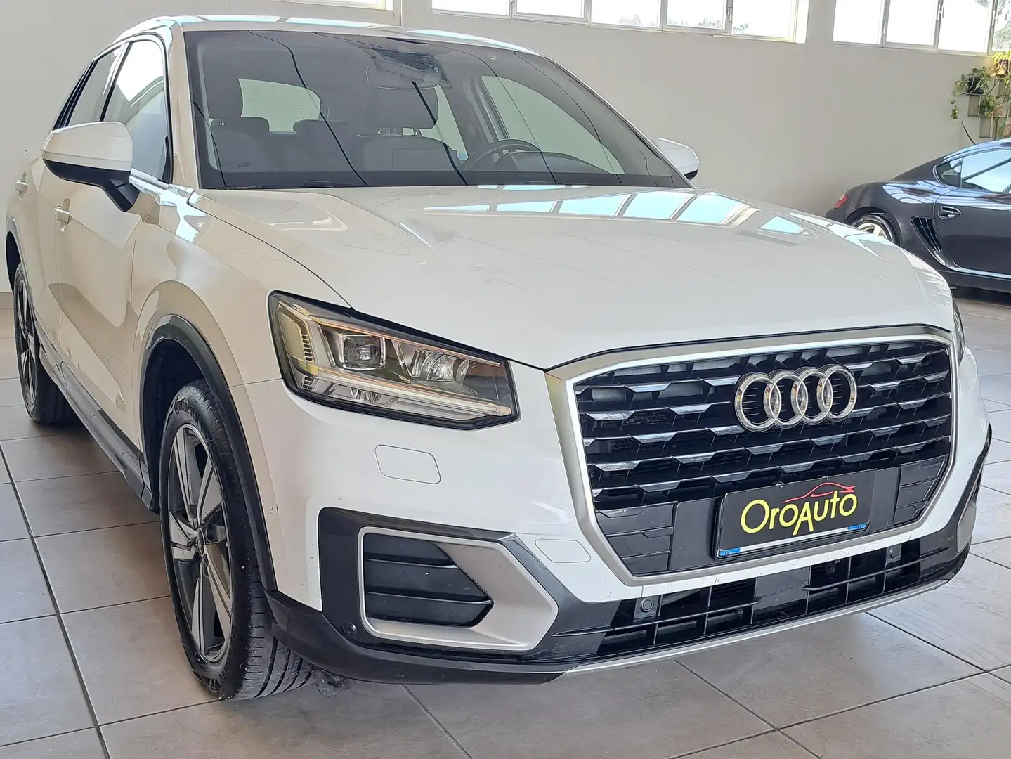 Audi Q2 30 TDI S tronic-Led-Navi-Cruise-Pdc... Bianco - 2