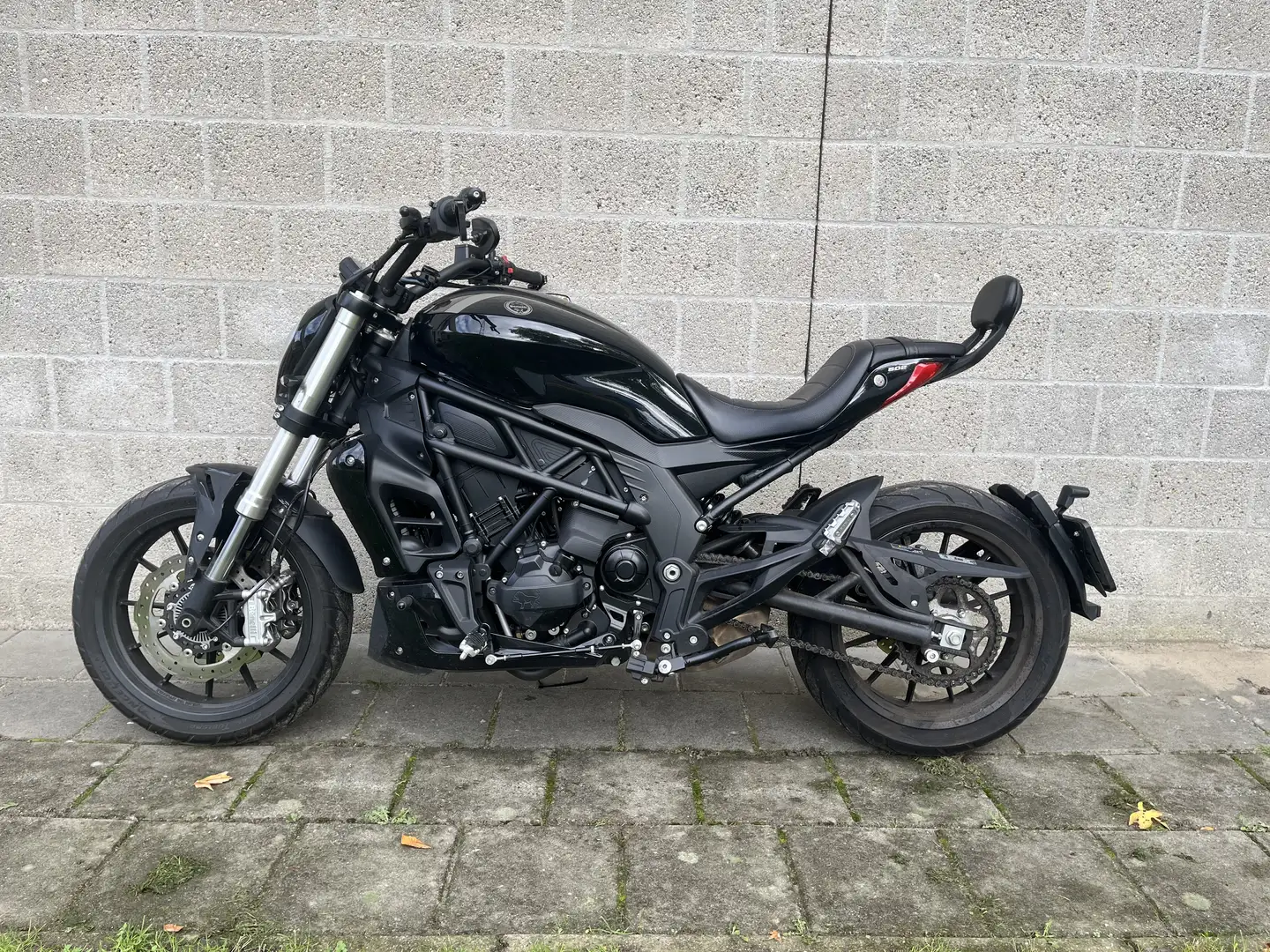 Benelli 502C 2023 - Eerste eigenaar Fekete - 1