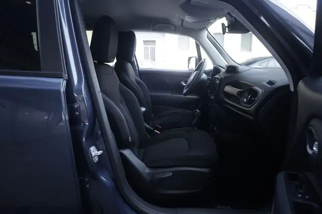 Jeep Renegade view 10