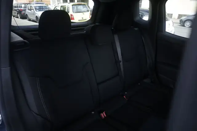 Jeep Renegade view 12