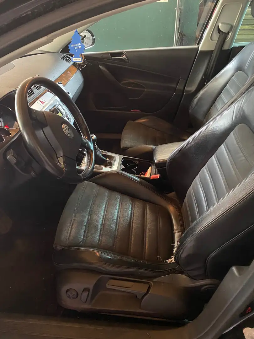 Volkswagen Passat Schwarz - 1