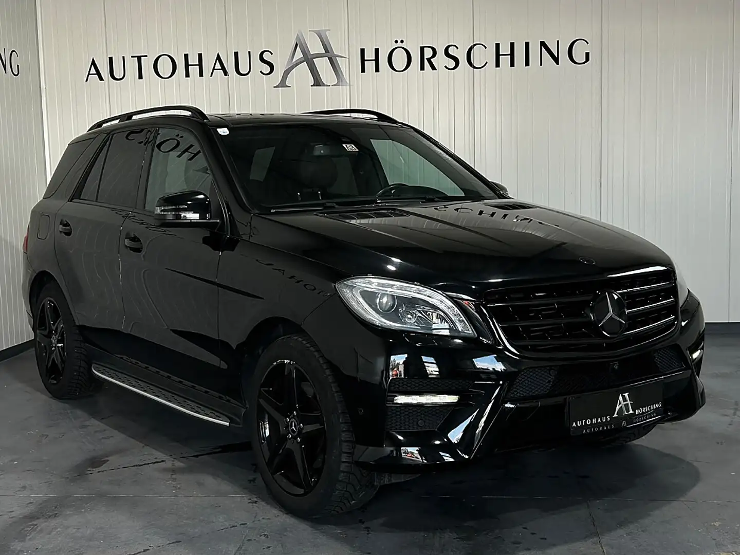 Mercedes-Benz ML 350 BlueTEC 4MATIC A-Edition Aut. //360°Kamera//PANO// Schwarz - 1