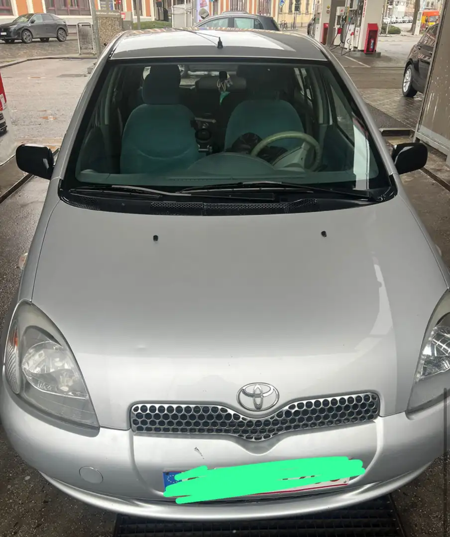 Toyota Yaris Export ou hors Bruxelles - 1