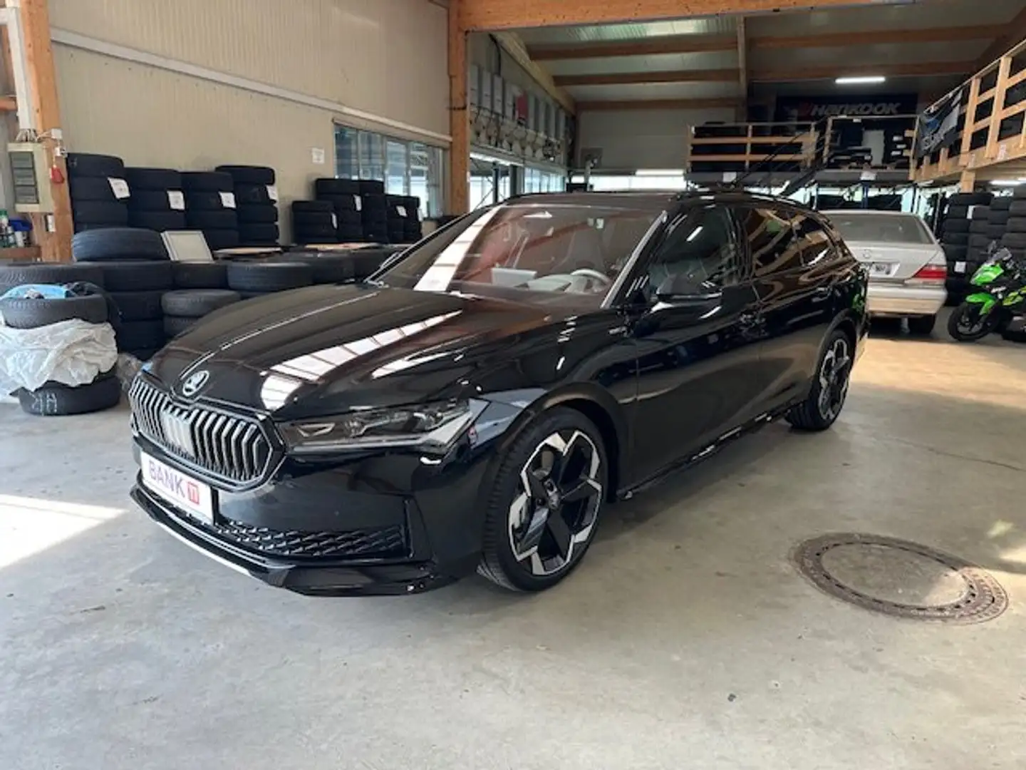 Skoda Superb 2.0 TSI 195 kW 4x4 Sportline Zwart - 2