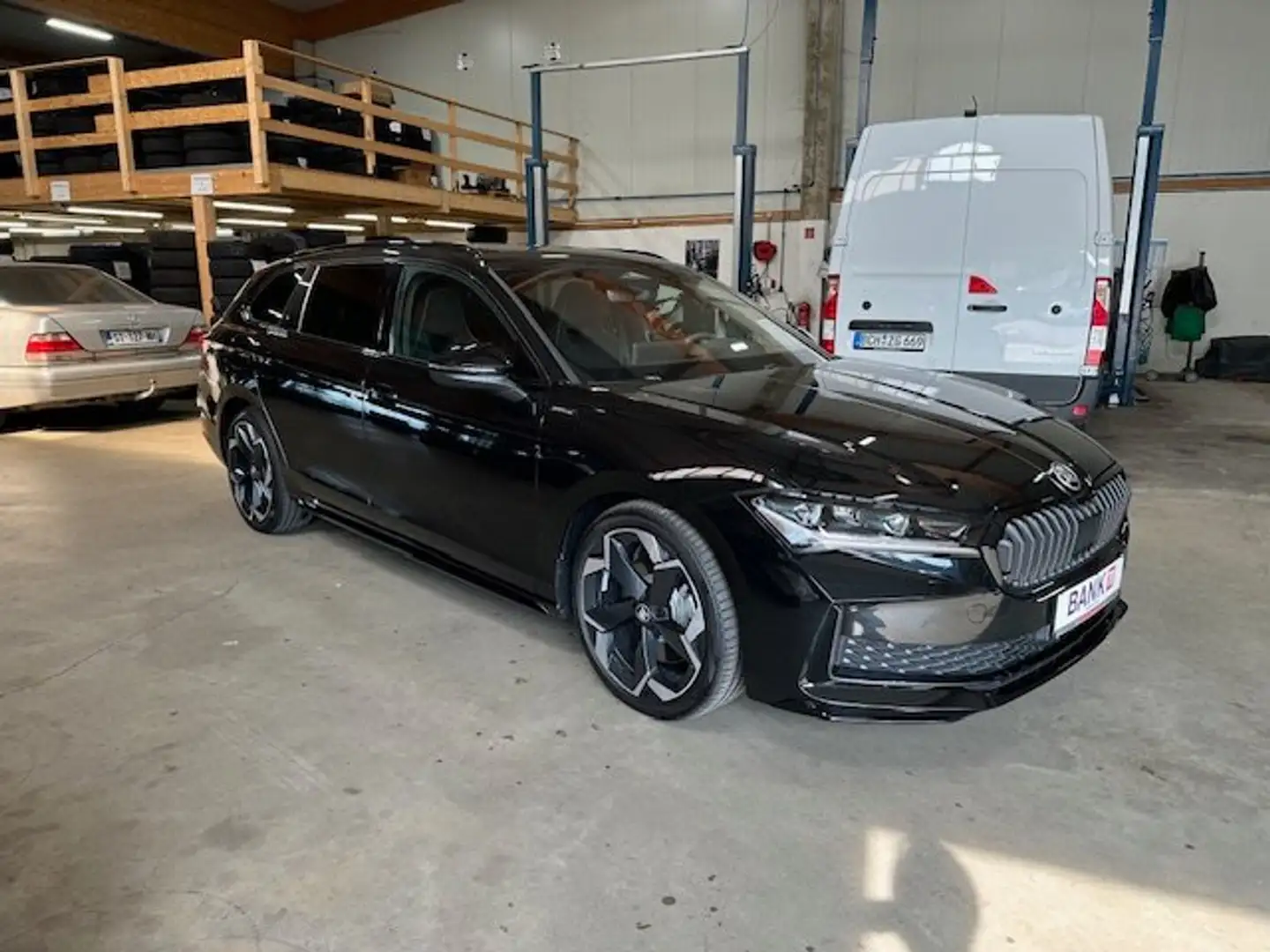 Skoda Superb 2.0 TSI 195 kW 4x4 Sportline Zwart - 1