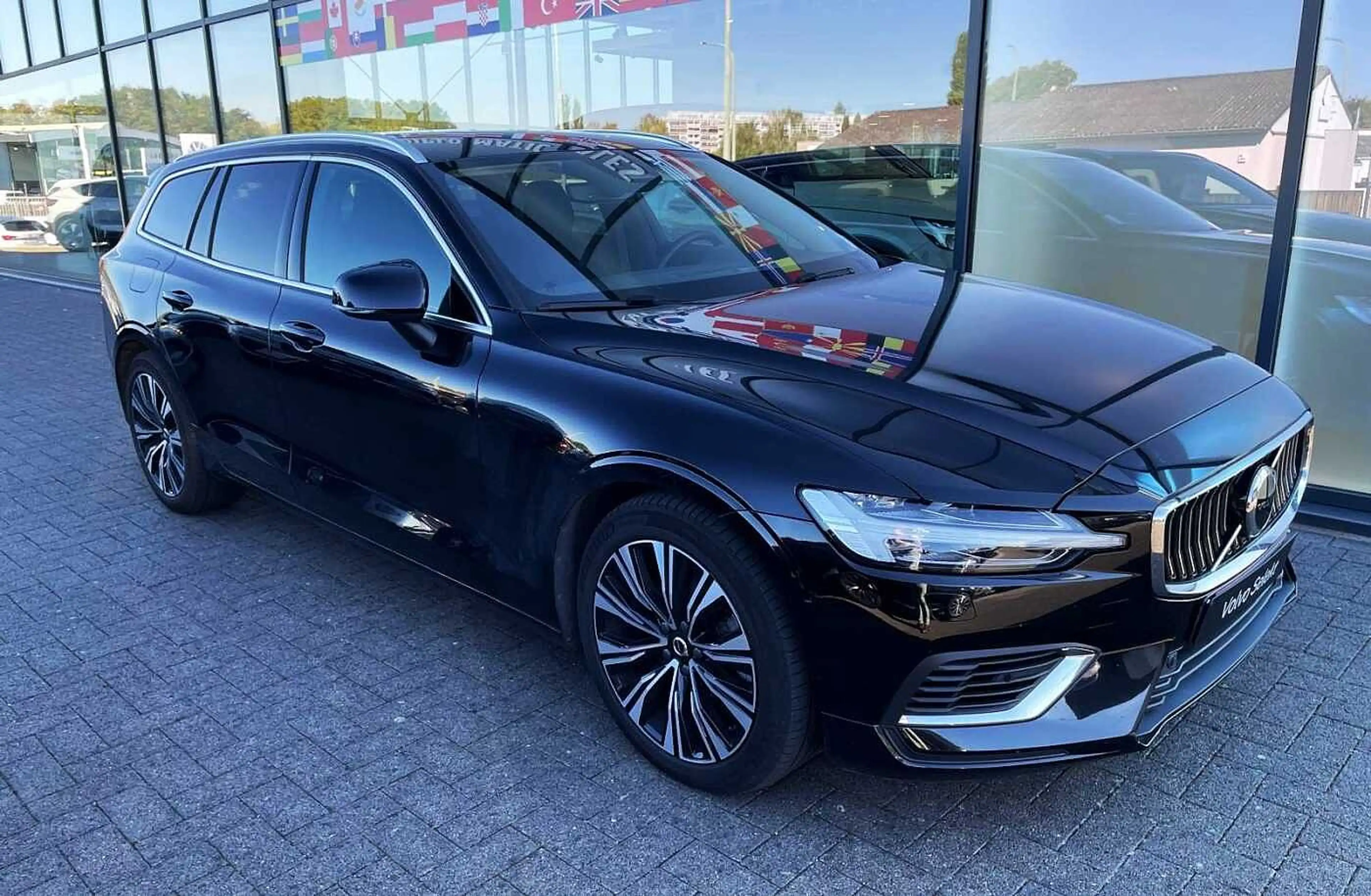 Volvo V60 Plus, T6 AWD Hybride rechargeable 'GARANTIE 3 ANS' — photo 3