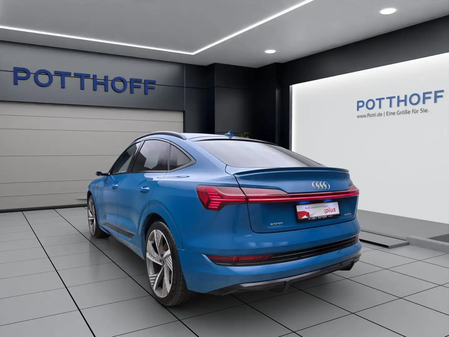 Audi e-tron 55 Q S LINE AHK MATRIX B&O HuD Blau - 2