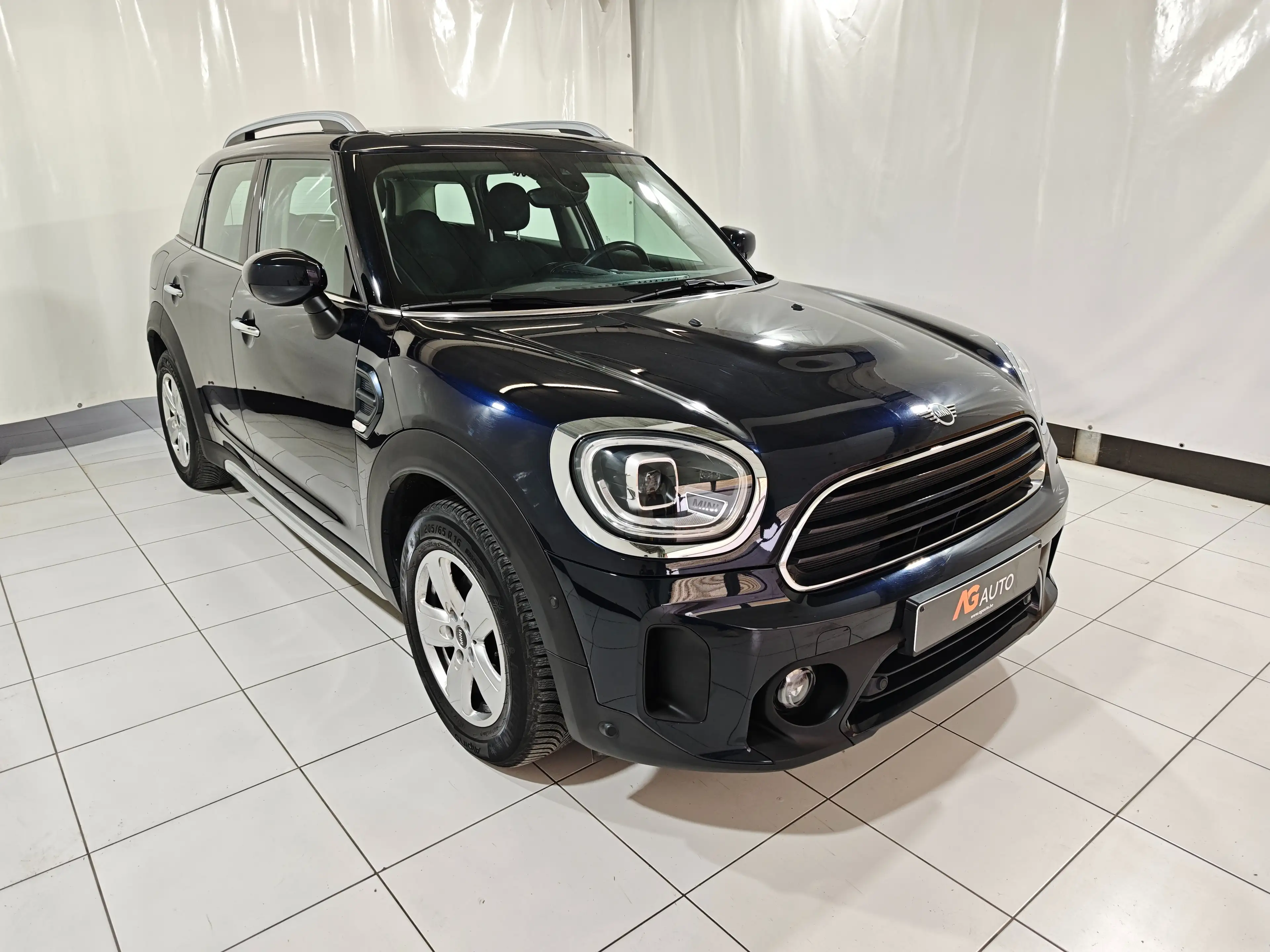 MINI Cooper D Countryman ONE * LED * Carplay * TVA * 1er propriétaire — photo 3