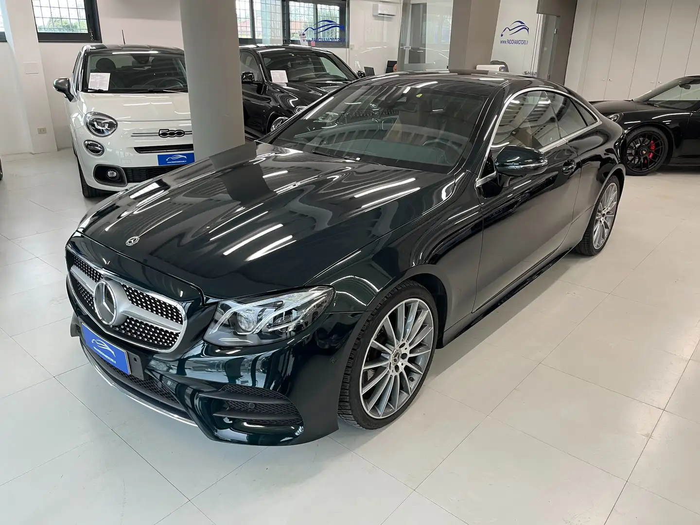 Mercedes-Benz E 220 d Coupe 194cv 4Matic Premium Plus AMG Verde - 1