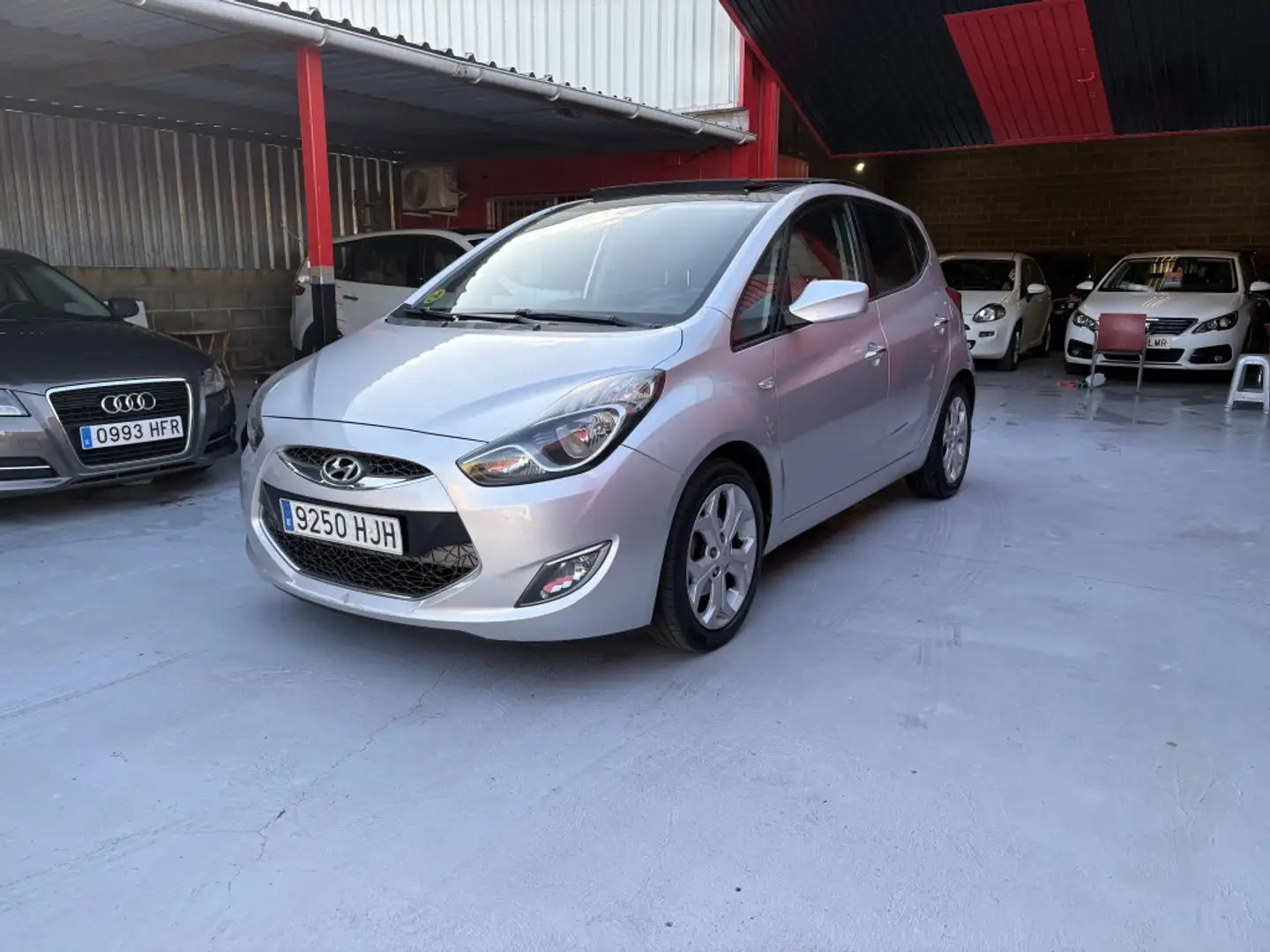 Hyundai iX20 1.6CRDI GLS Sport Sky Szürke - 2