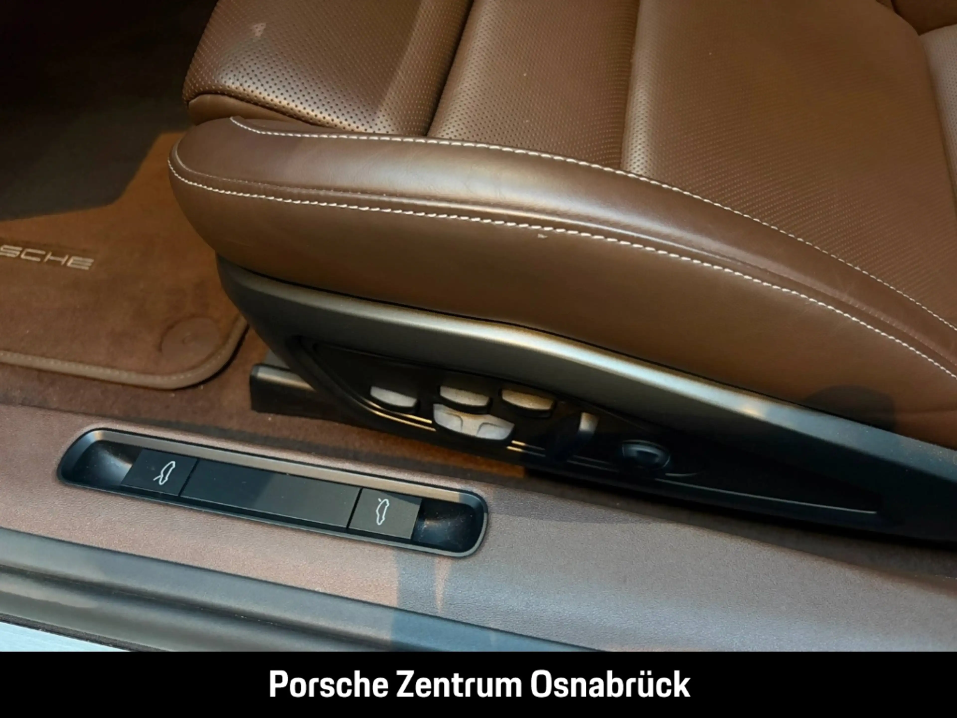 Porsche 992 (911) Turbo Cabriolet — photo 14