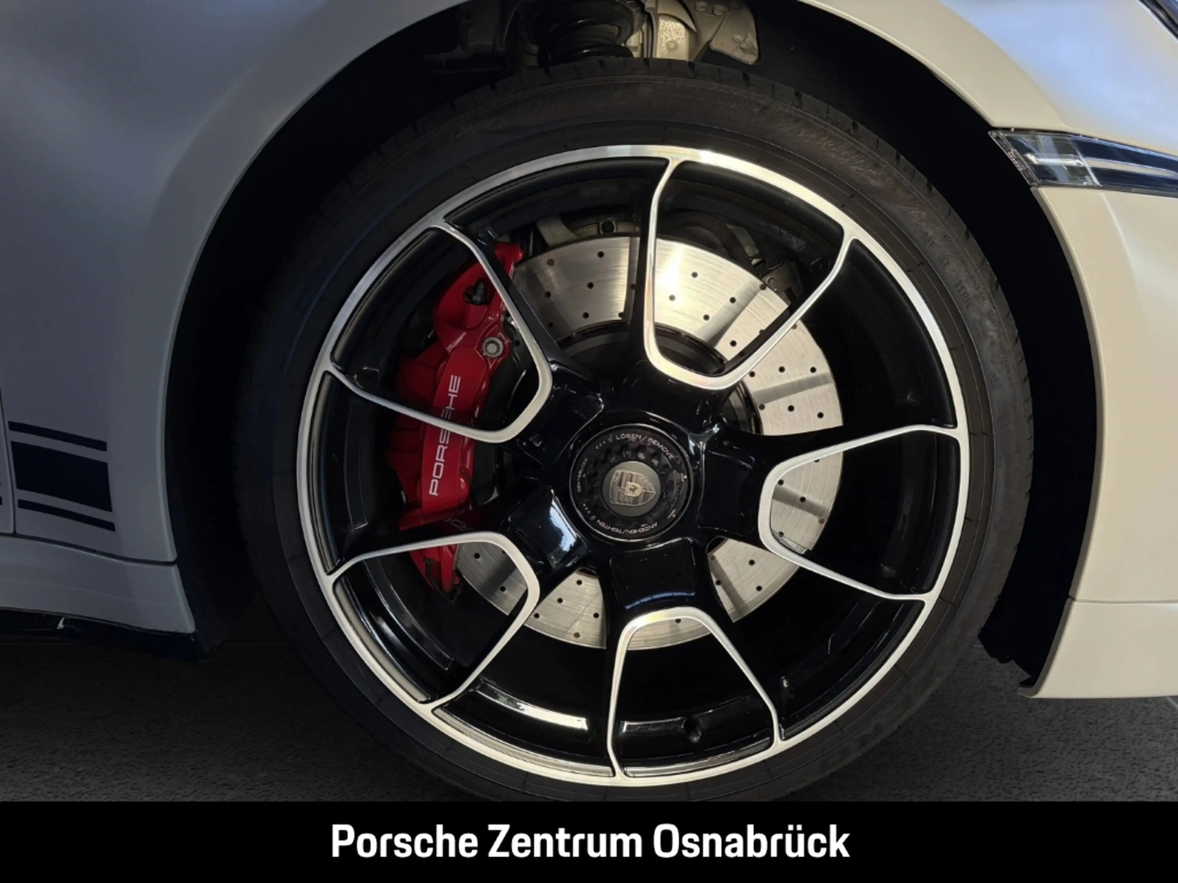 Porsche 992 (911) Turbo Cabriolet — photo 11
