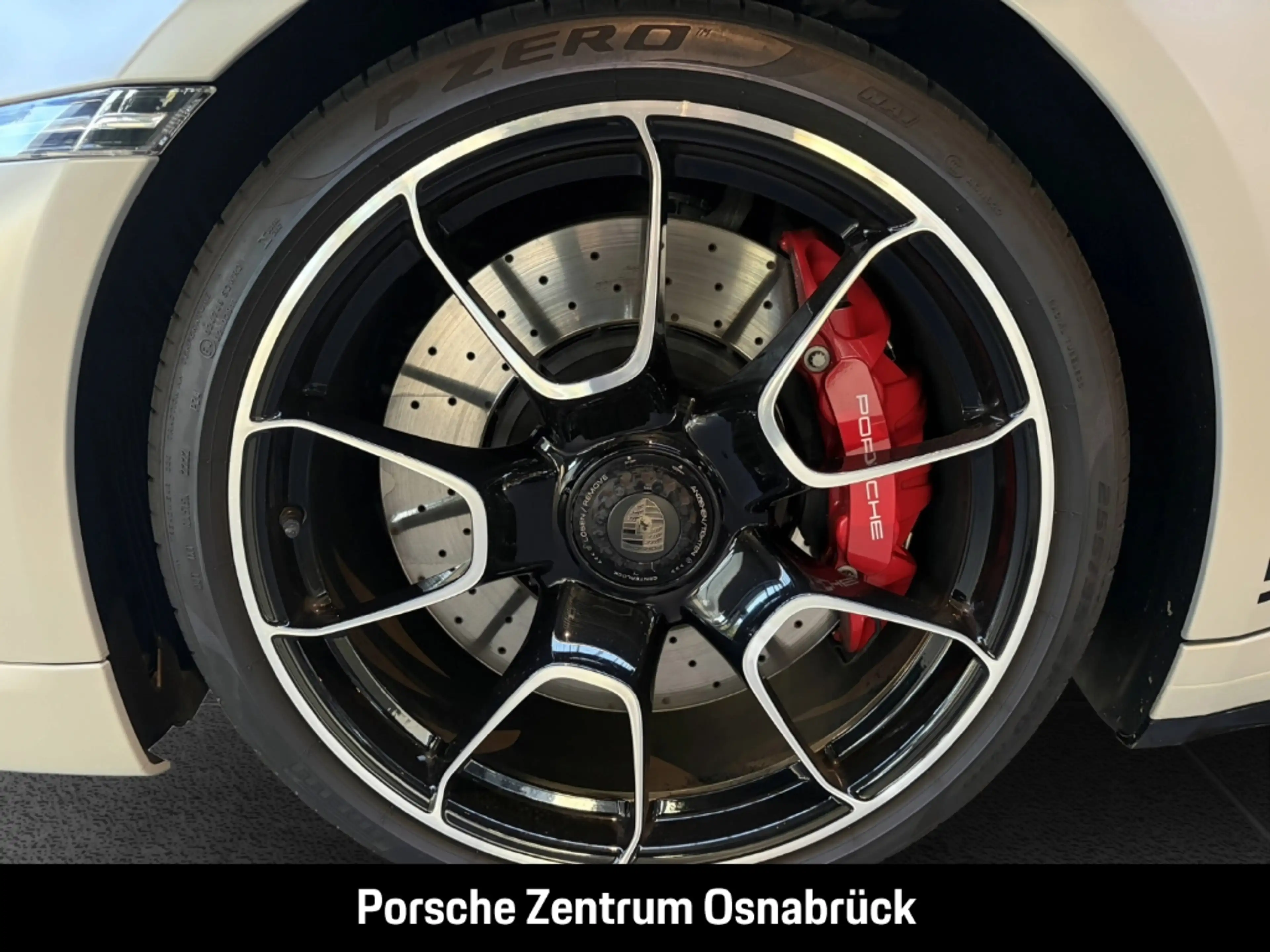Porsche 992 (911) Turbo Cabriolet — photo 10