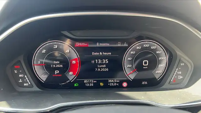 Audi Q3 view 12