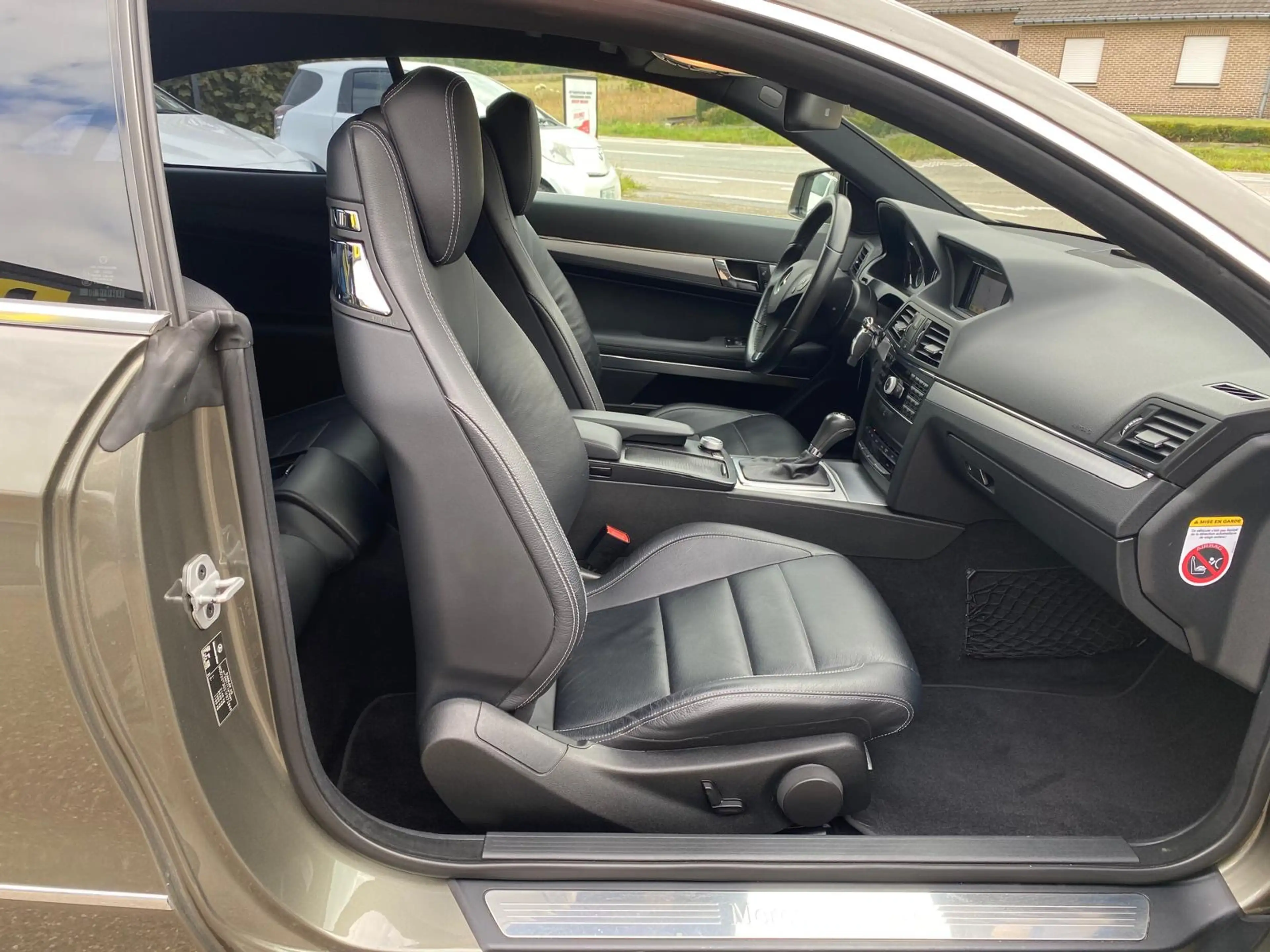 Mercedes-Benz E 220 COUPE BE Avantgarde ** GARANTIE ** CAR PASS ** — photo 12