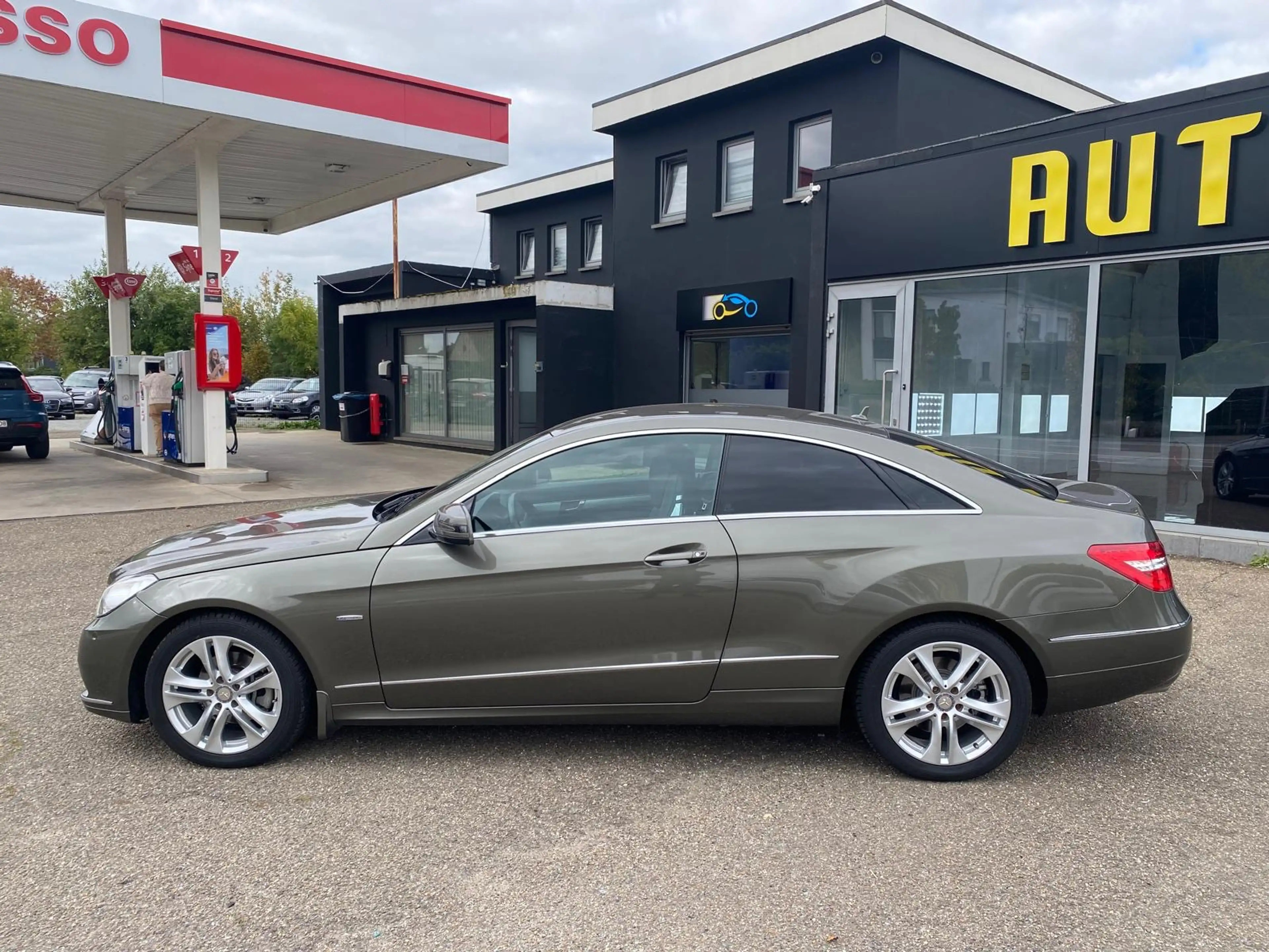 Mercedes-Benz E 220 COUPE BE Avantgarde ** GARANTIE ** CAR PASS ** — photo 8
