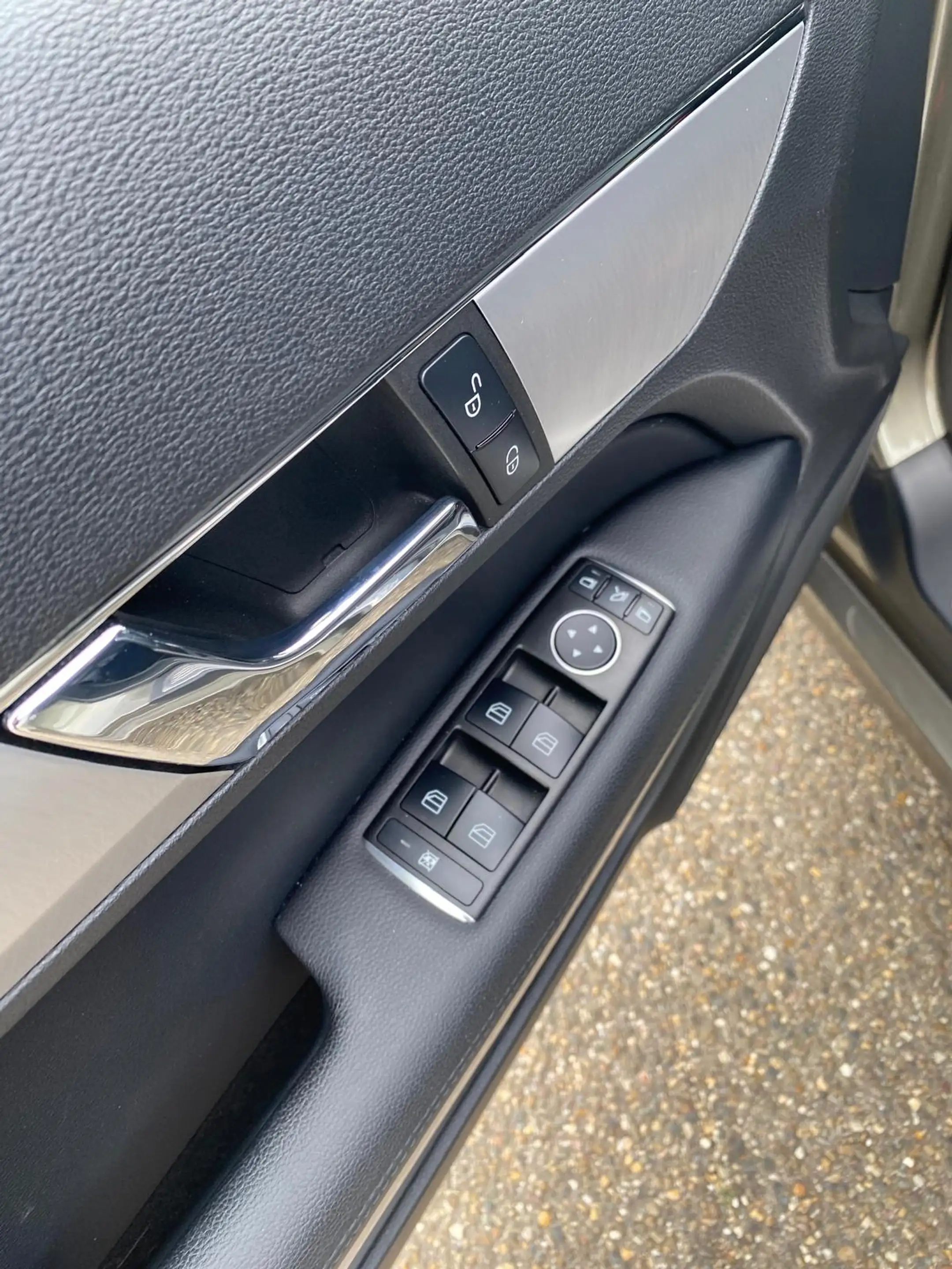Mercedes-Benz E 220 COUPE BE Avantgarde ** GARANTIE ** CAR PASS ** — photo 15