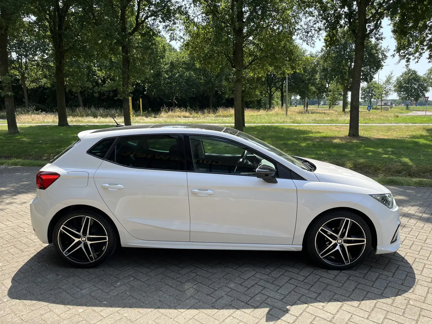 SEAT Ibiza 1.0 TSI FR Business Intense | CAMERA | CARPLAY | C Bianco - 2