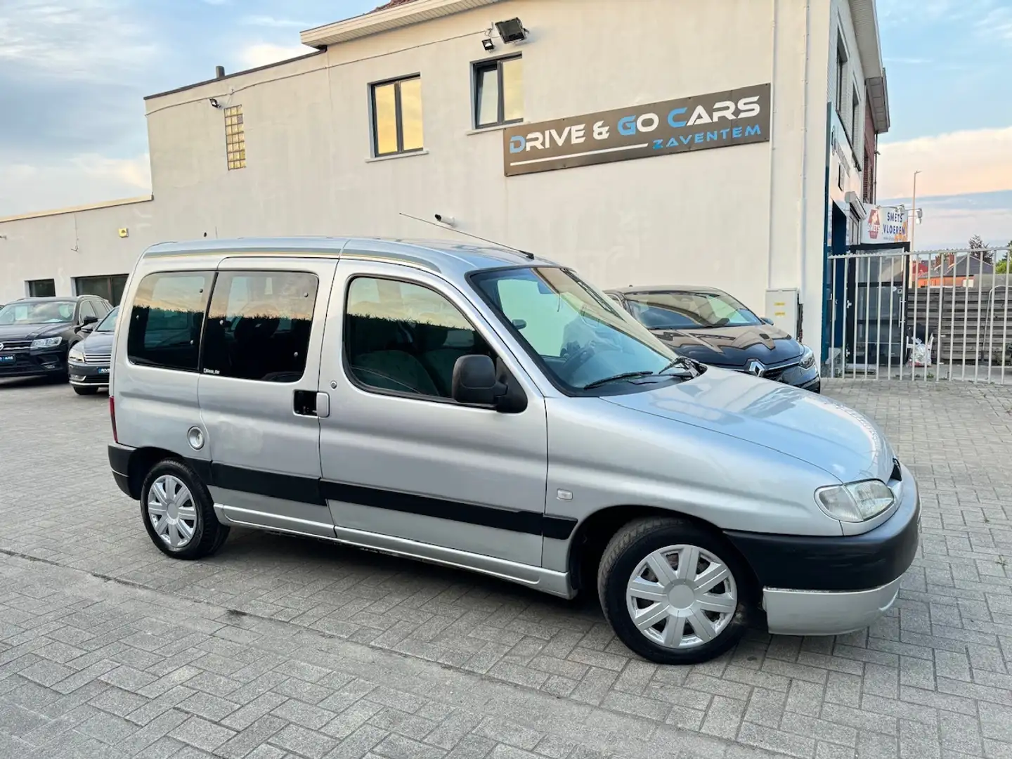 Peugeot Partner 1.4i Relax - Airco Срібний - 1