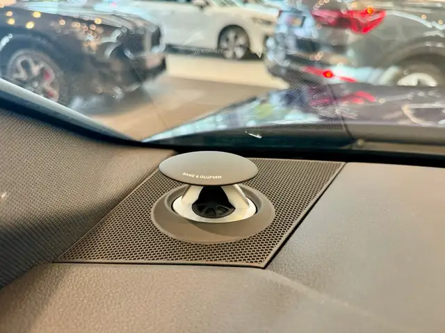 Audi S6 view 17