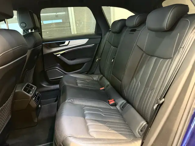 Audi S6 view 14