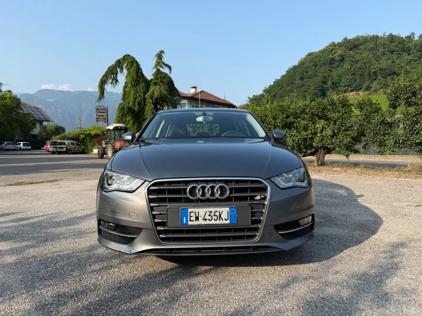 Audi A3 SPB 1.6 TDI clean diesel S tronic Ambiente Grigio - 1