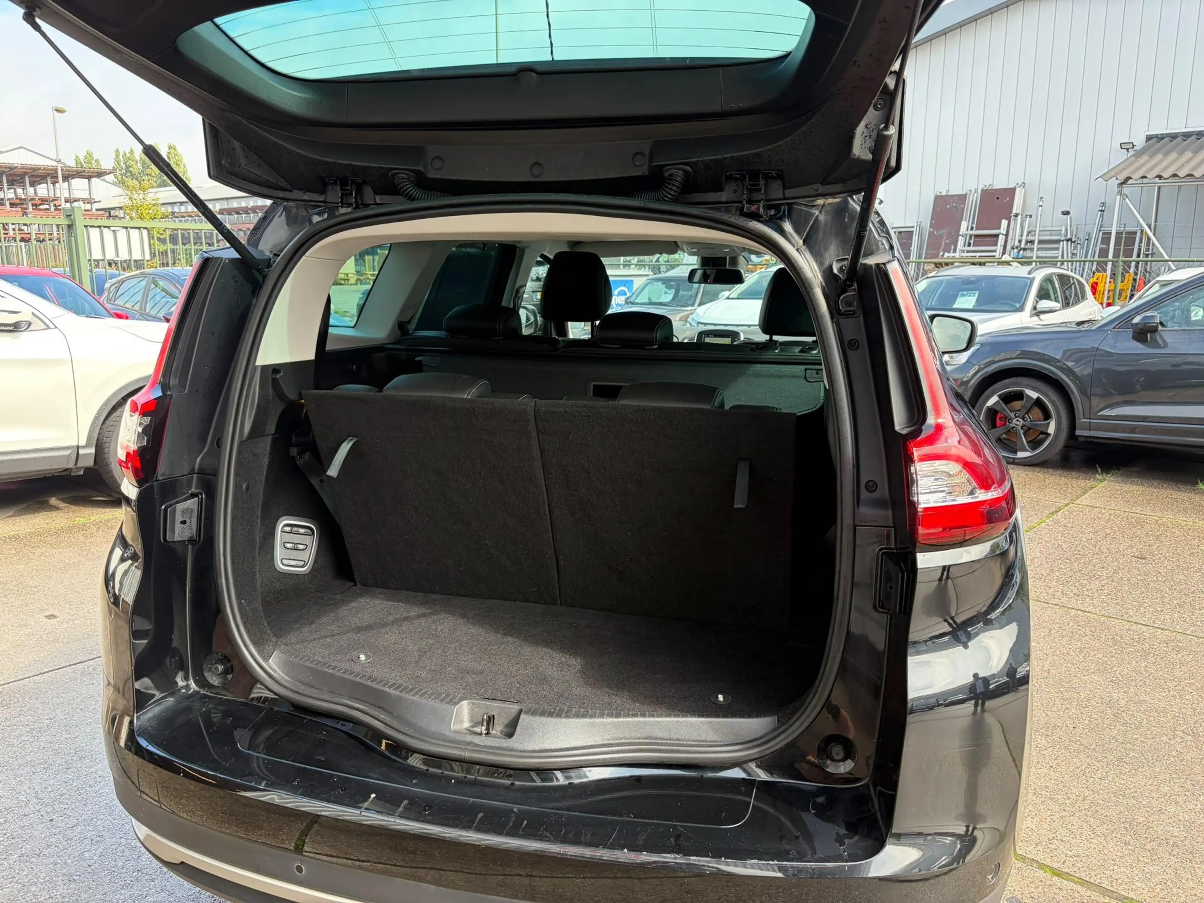 Renault Grand Scenic 1.3 TCe Bose 7p. Clima, cruise, stoelverwarming, c — photo 9