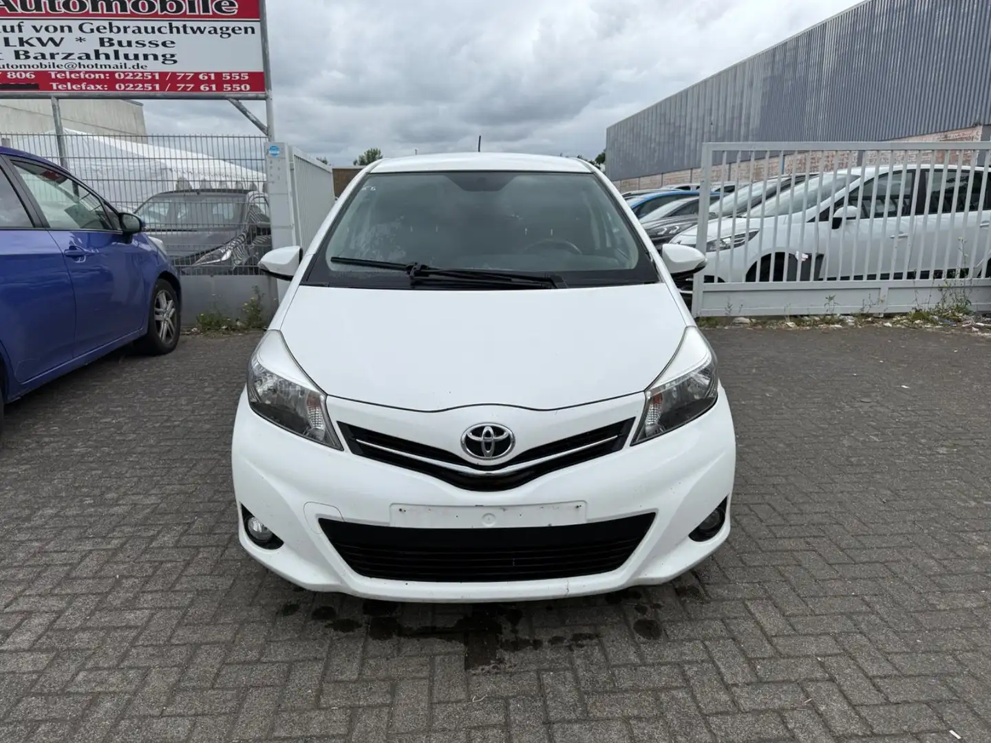 Toyota Yaris 1,4-l-D-4D Cool,Klima,Navi,kamera Blanc - 2