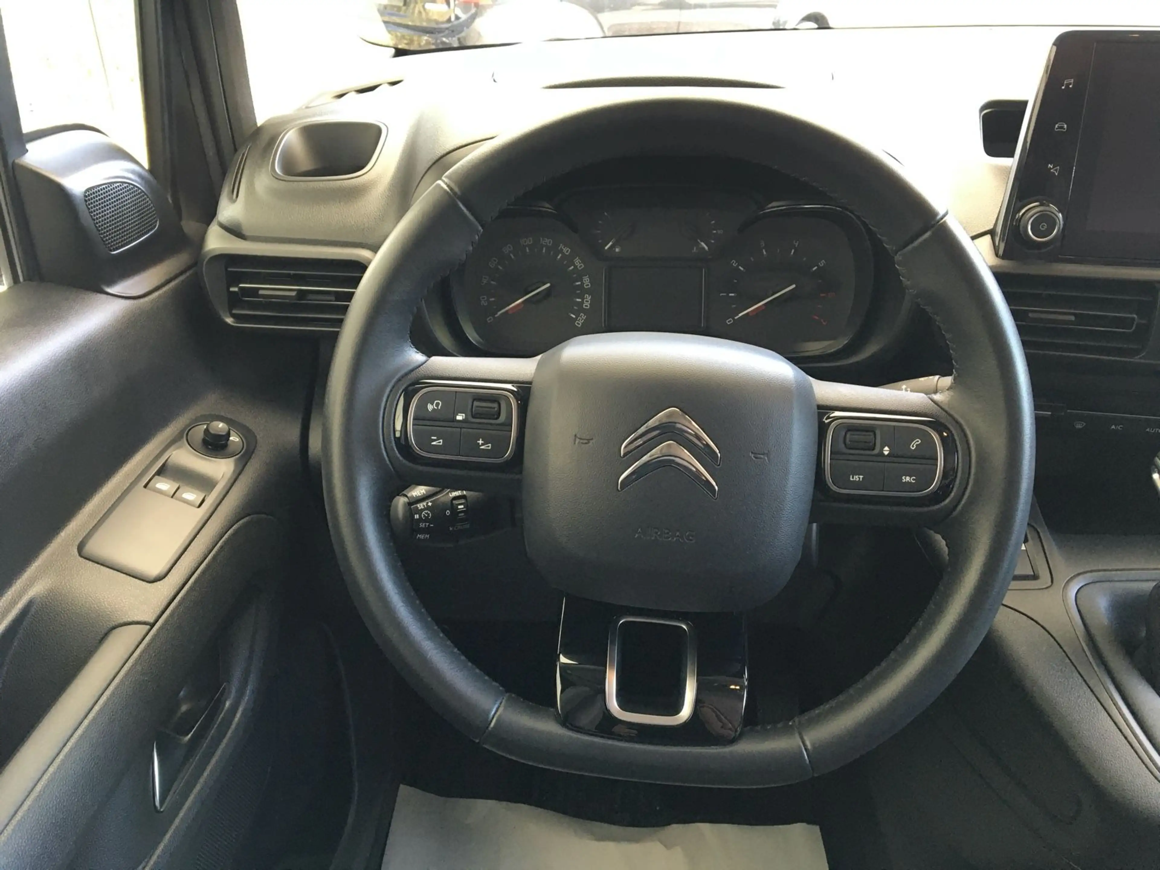 Citroen Berlingo 1.5 MPV Feel M/1.H/Navi/Temp/Spurhalte — photo 14