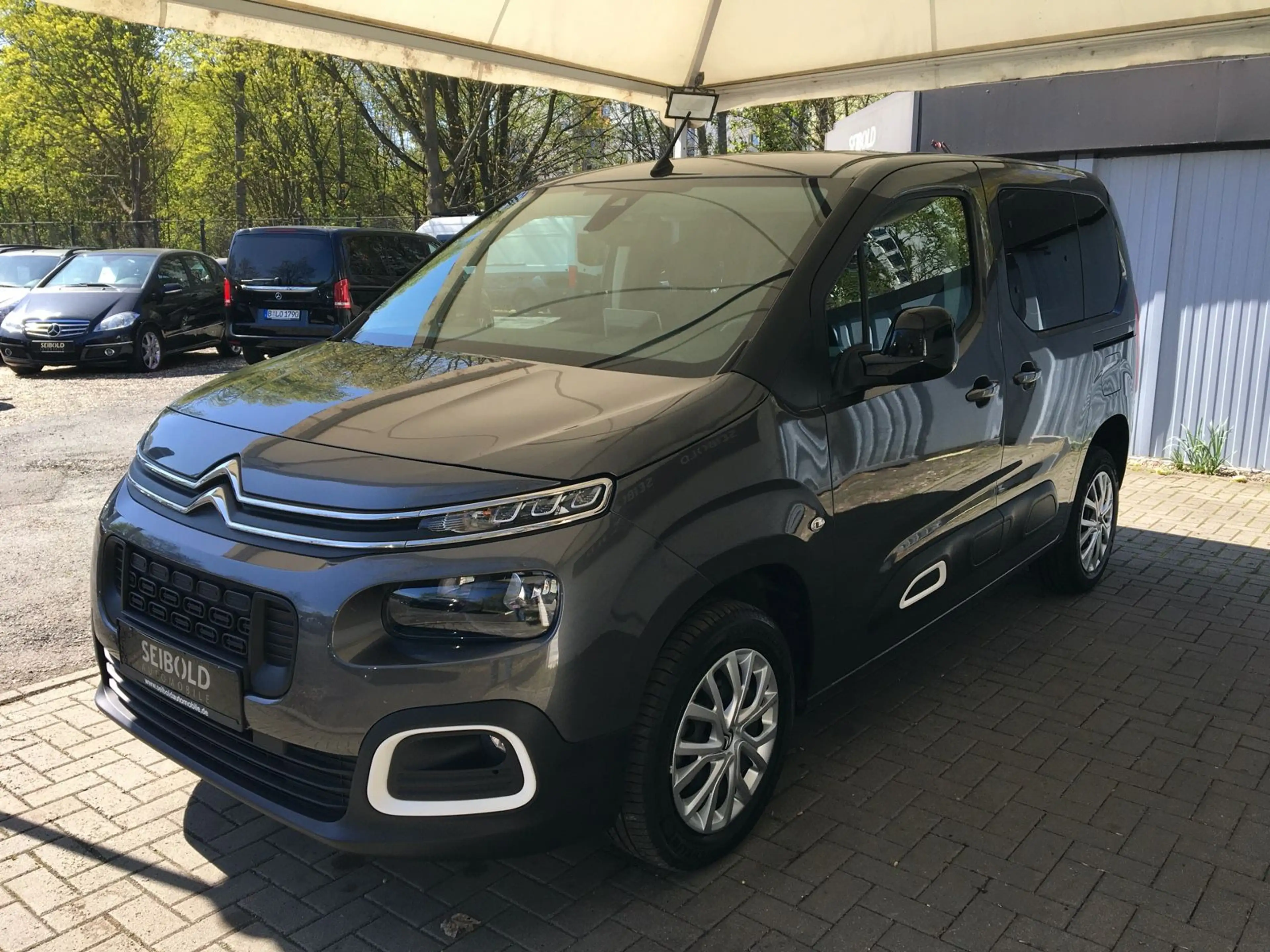 Citroen Berlingo 1.5 MPV Feel M/1.H/Navi/Temp/Spurhalte