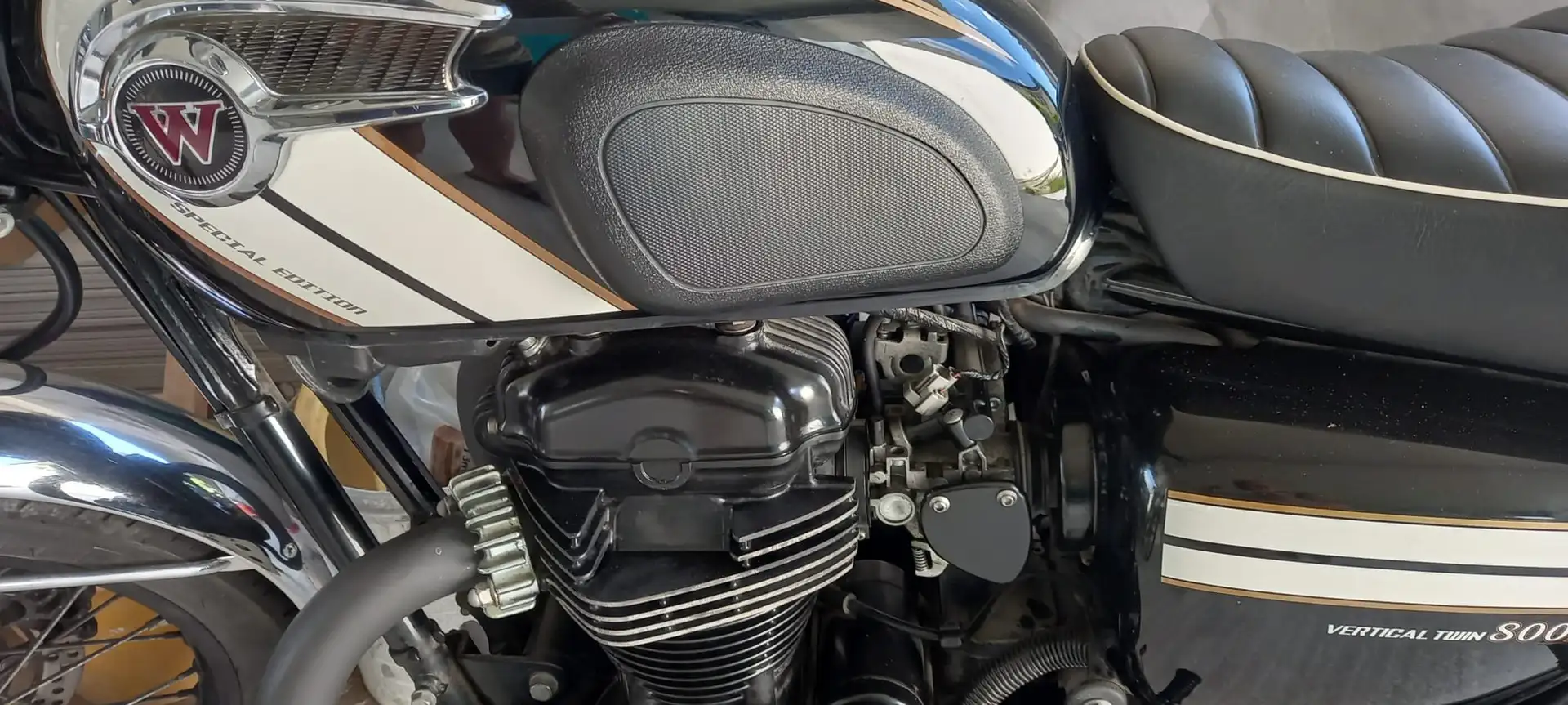 Kawasaki W 800 Special Edition Negro - 2