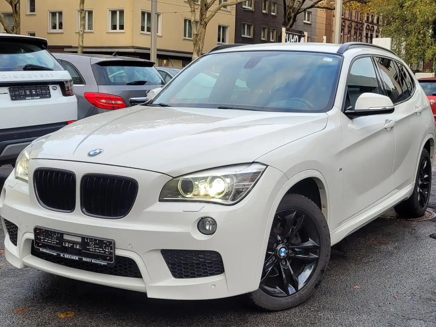 BMW X1 18 d xDrive Aut.*M-Paket*Alcantara*Navi*Xen*LED*SH Weiß - 1