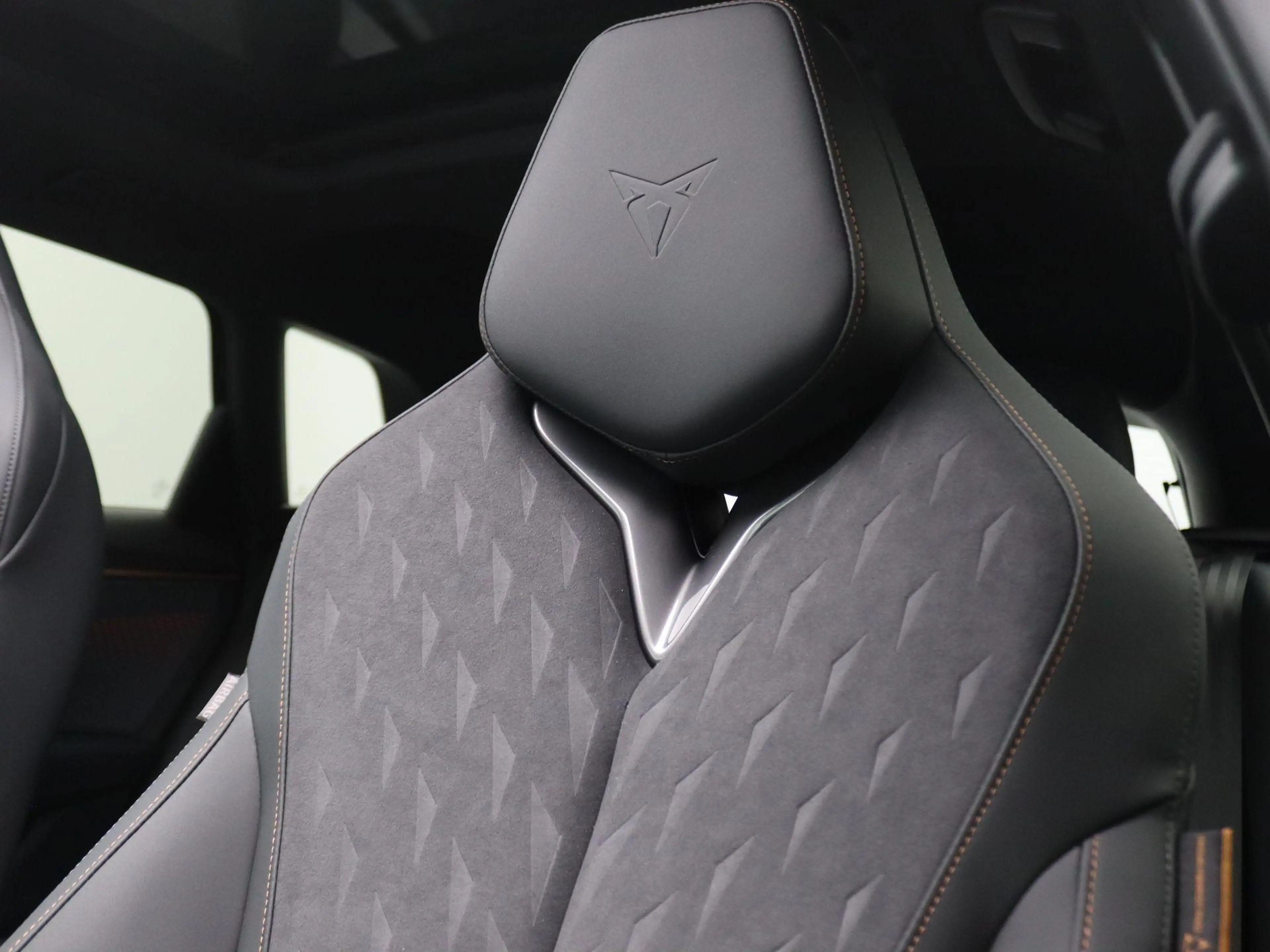 CUPRA Terramar 1.5 TSI e-Hybrid VZ Performance 272PK DSG Panorama — photo 44