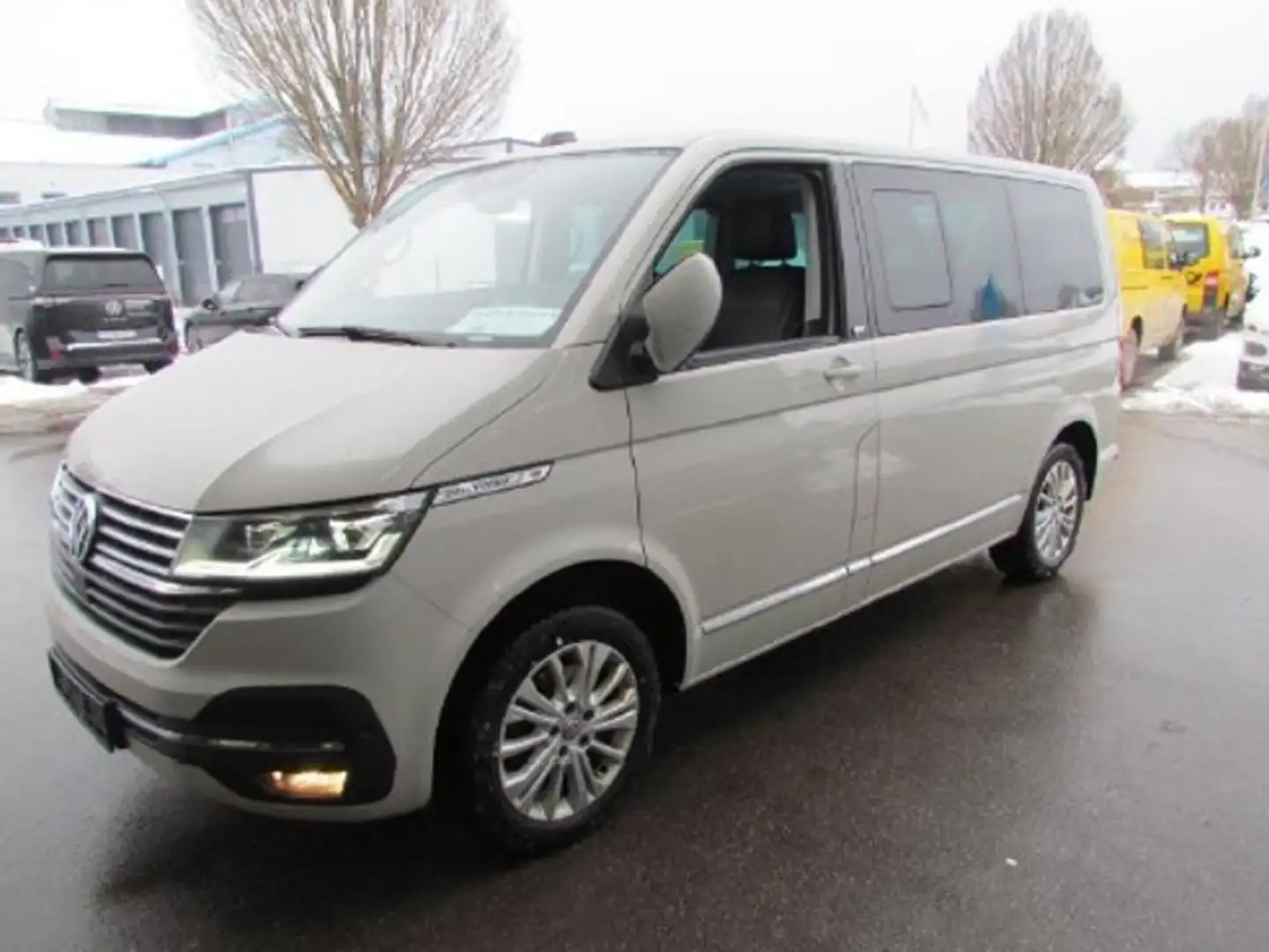 Volkswagen T6.1 Multivan 2,0 TDI 4motion Generation Six Grau - 2