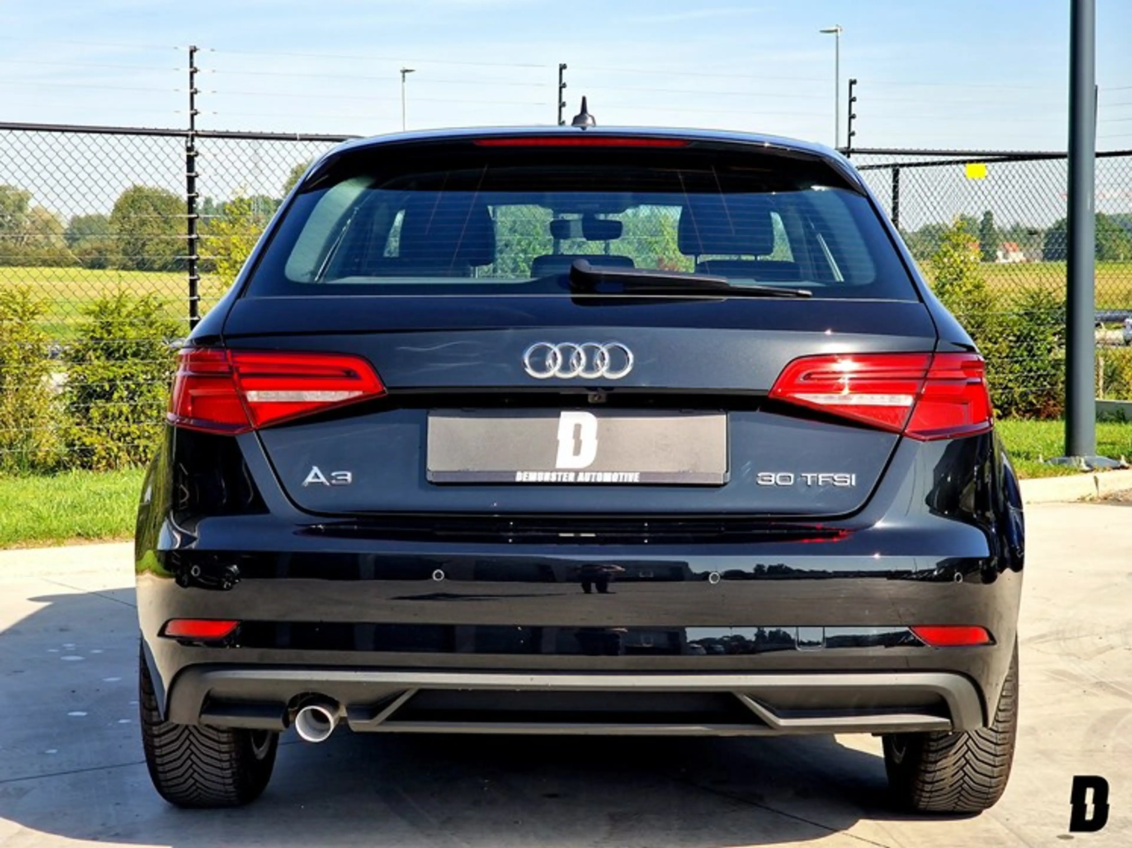 Audi A3 30 TFSI/Heated Seats/Camera/Navi/Radio/Leder — photo 5