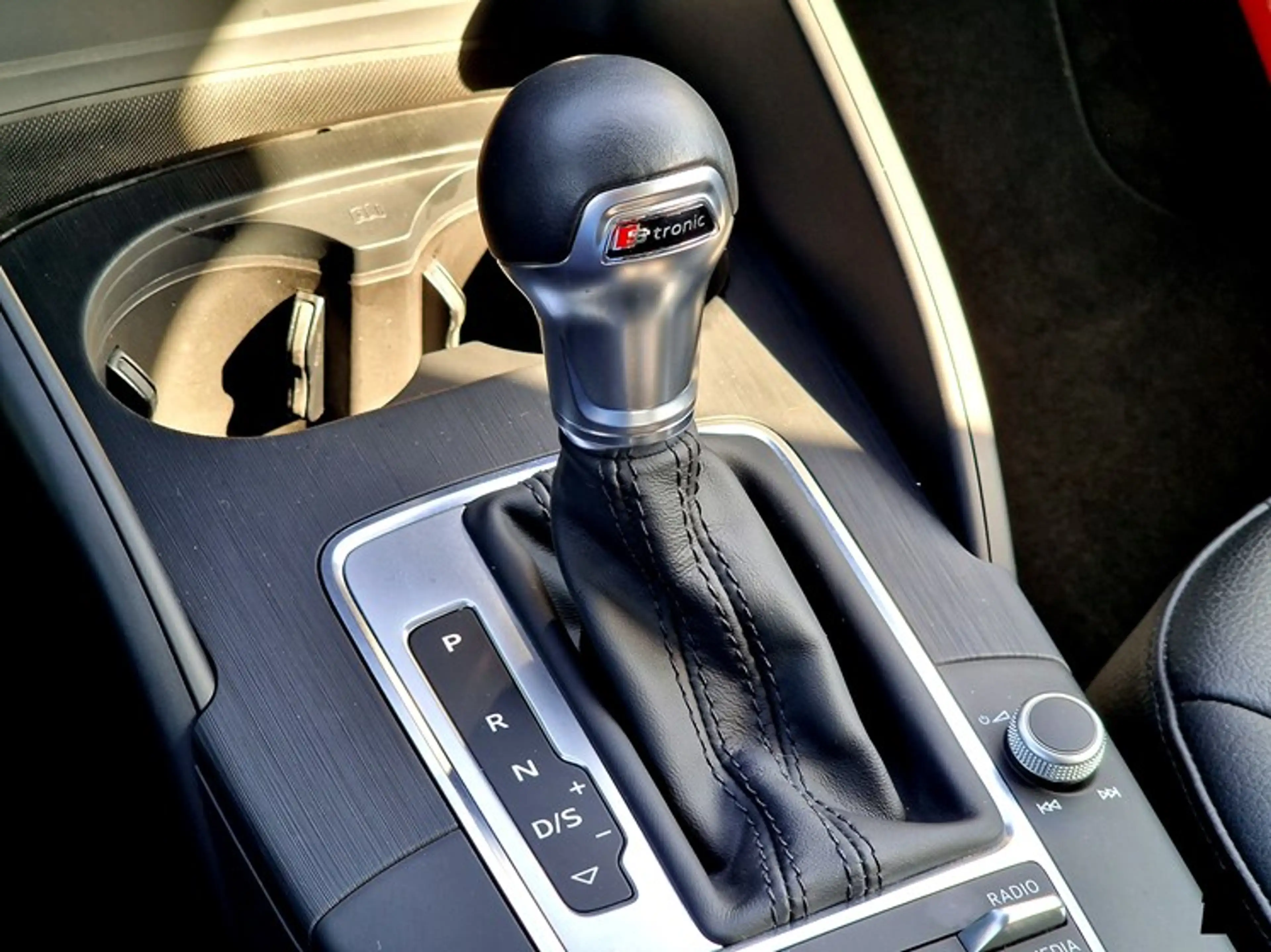 Audi A3 30 TFSI/Heated Seats/Camera/Navi/Radio/Leder — photo 11