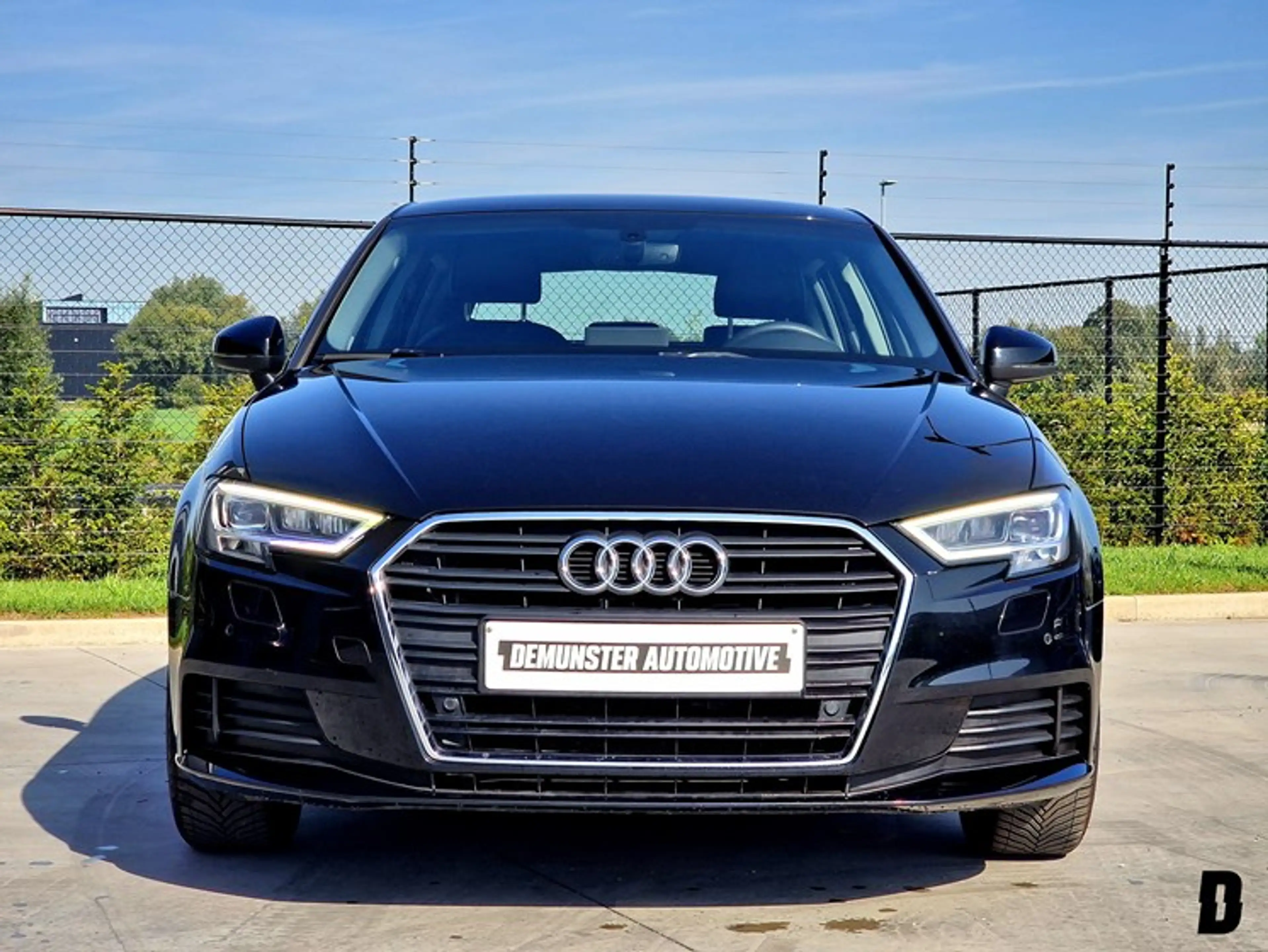 Audi A3 30 TFSI/Heated Seats/Camera/Navi/Radio/Leder — photo 3