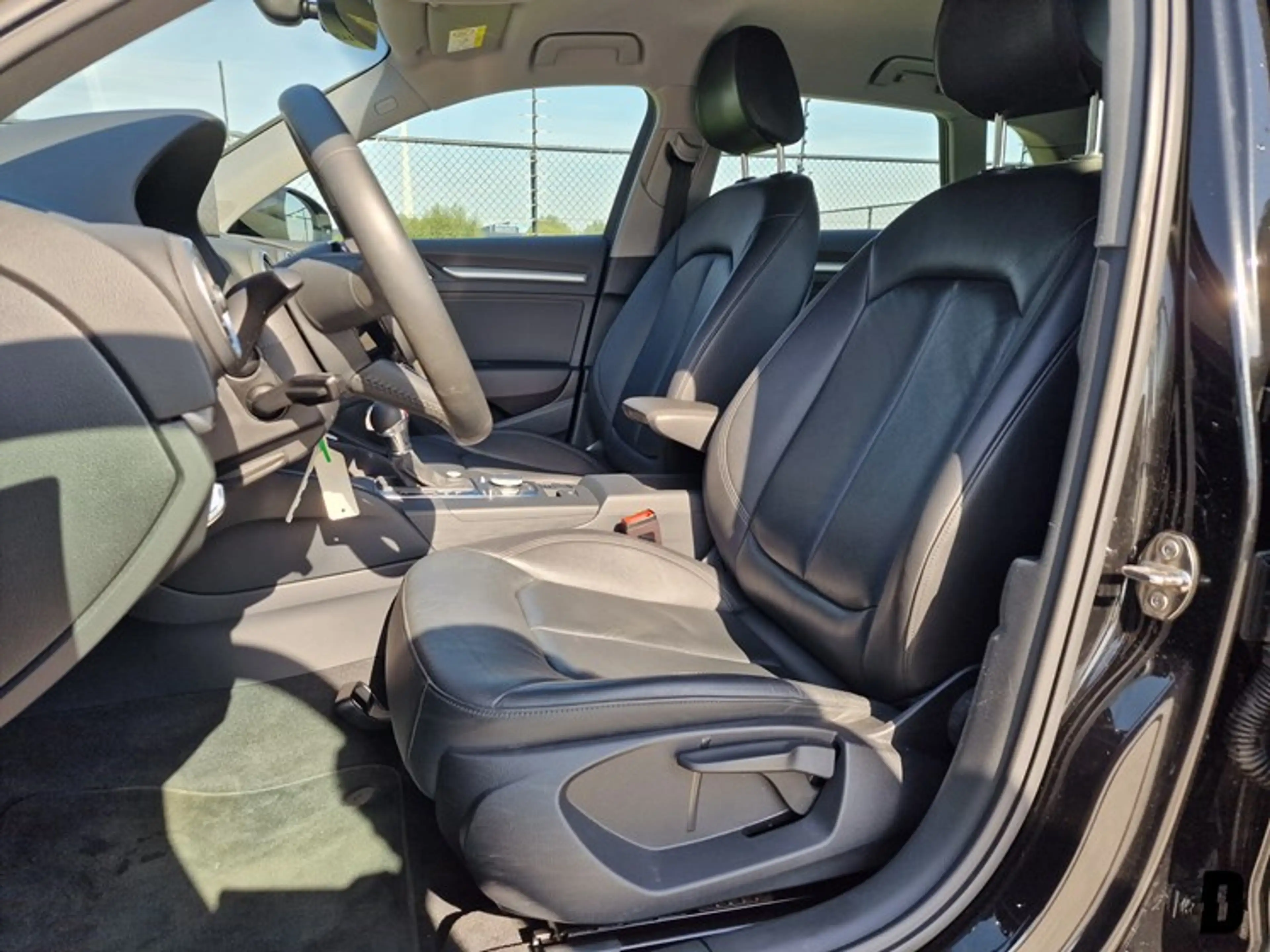 Audi A3 30 TFSI/Heated Seats/Camera/Navi/Radio/Leder — photo 10